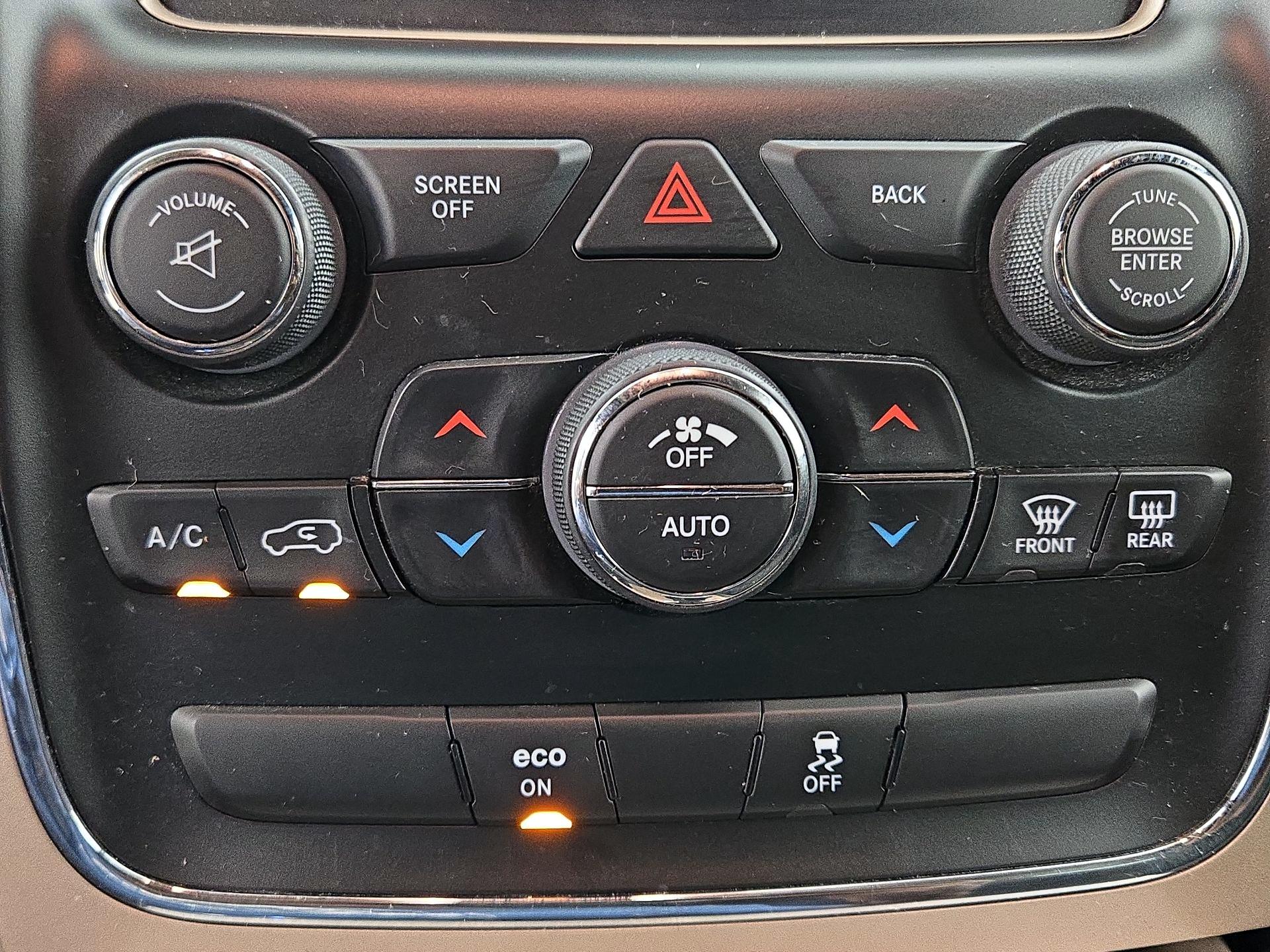 Thumbnail: 2015 Jeep Grand Cherokee - 15