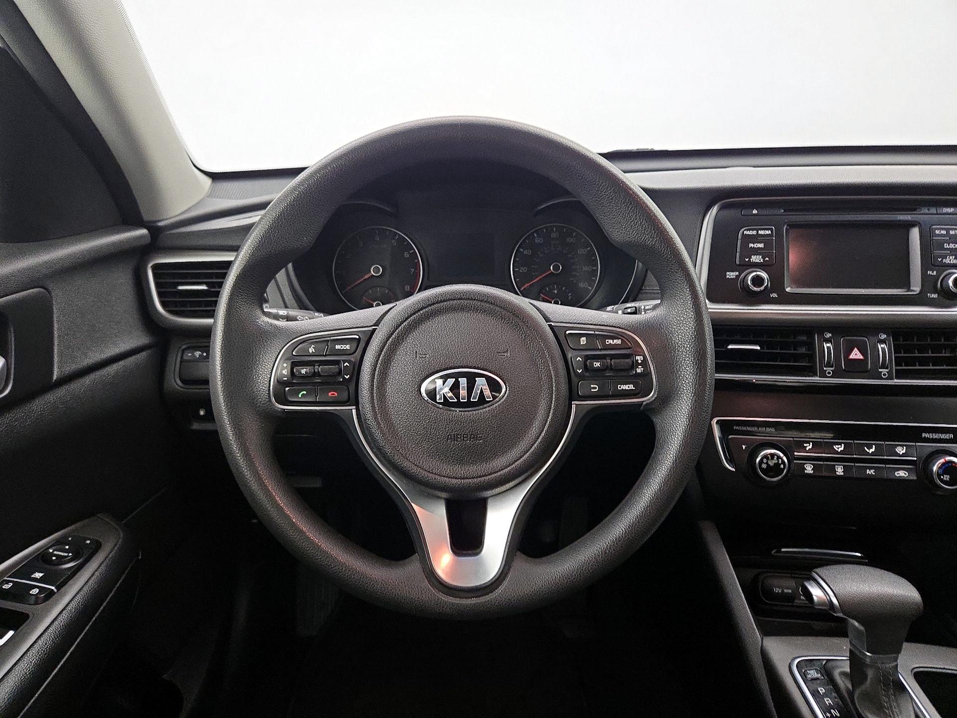 Thumbnail: 2016 Kia Optima - 10