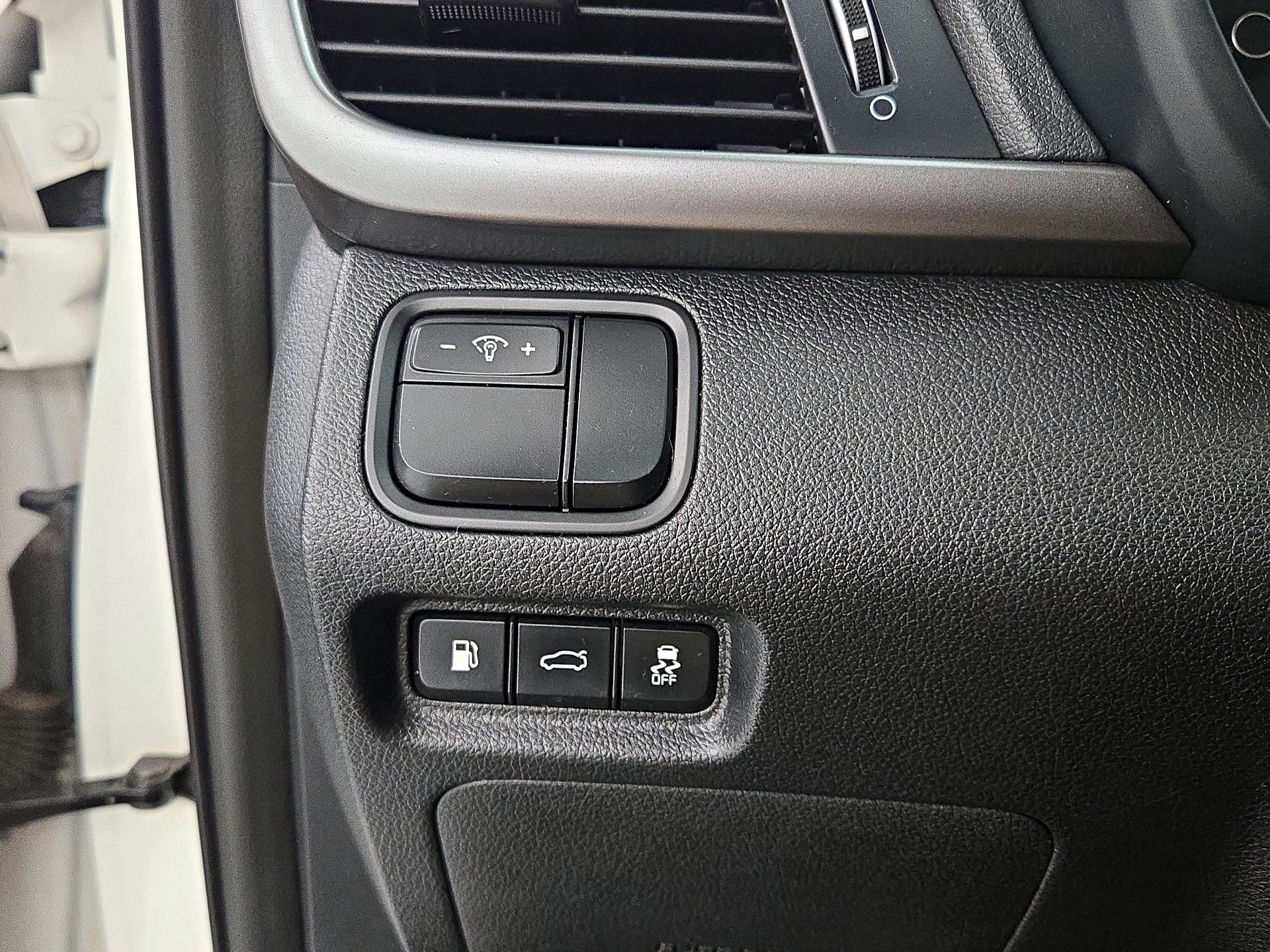 Thumbnail: 2016 Kia Optima - 13