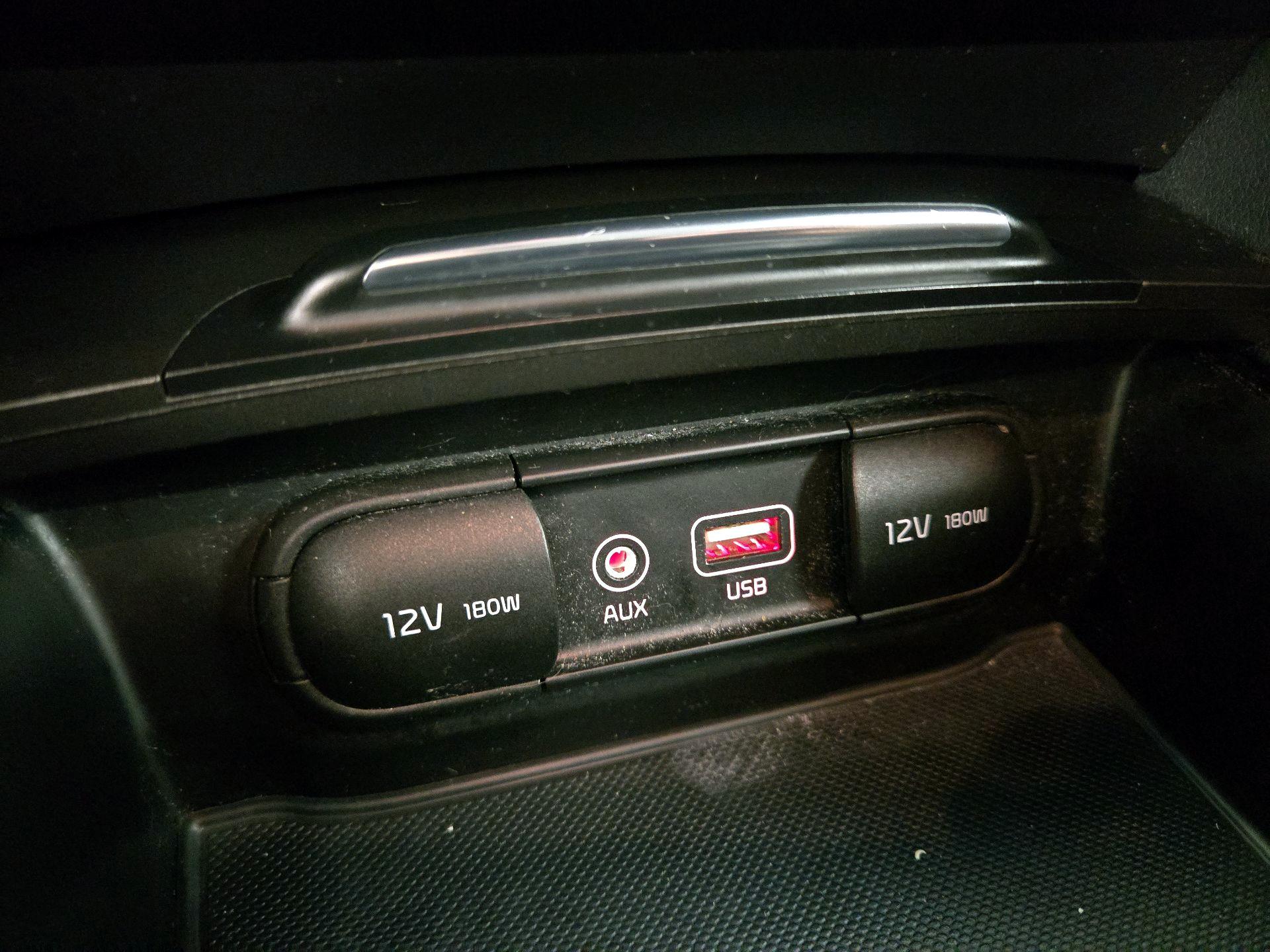 Thumbnail: 2016 Kia Optima - 18