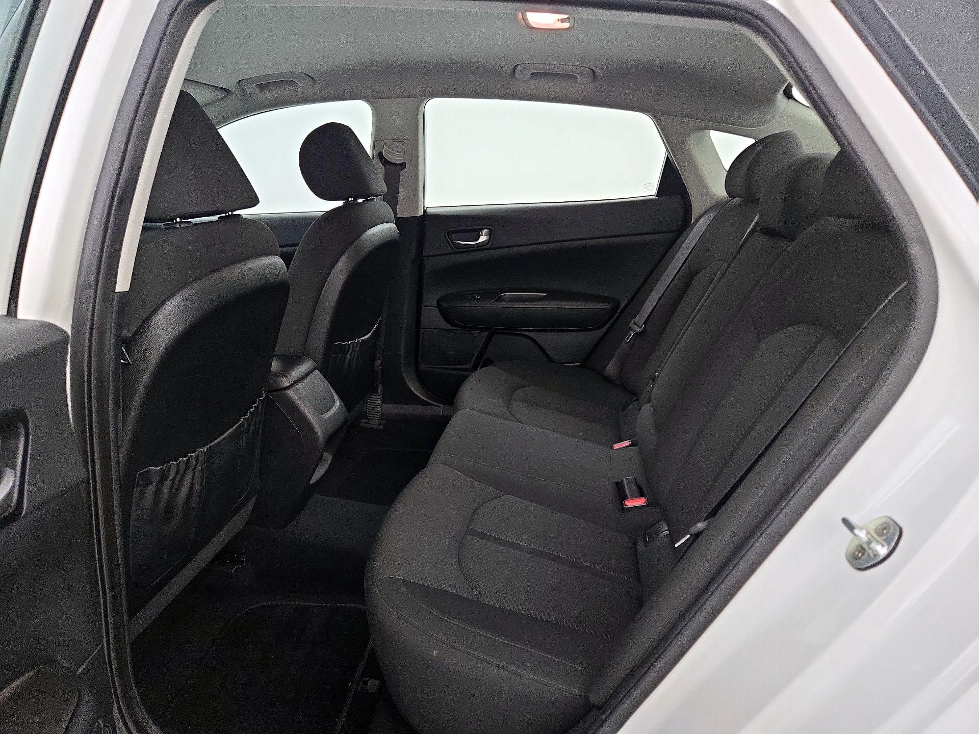 Thumbnail: 2016 Kia Optima - 19