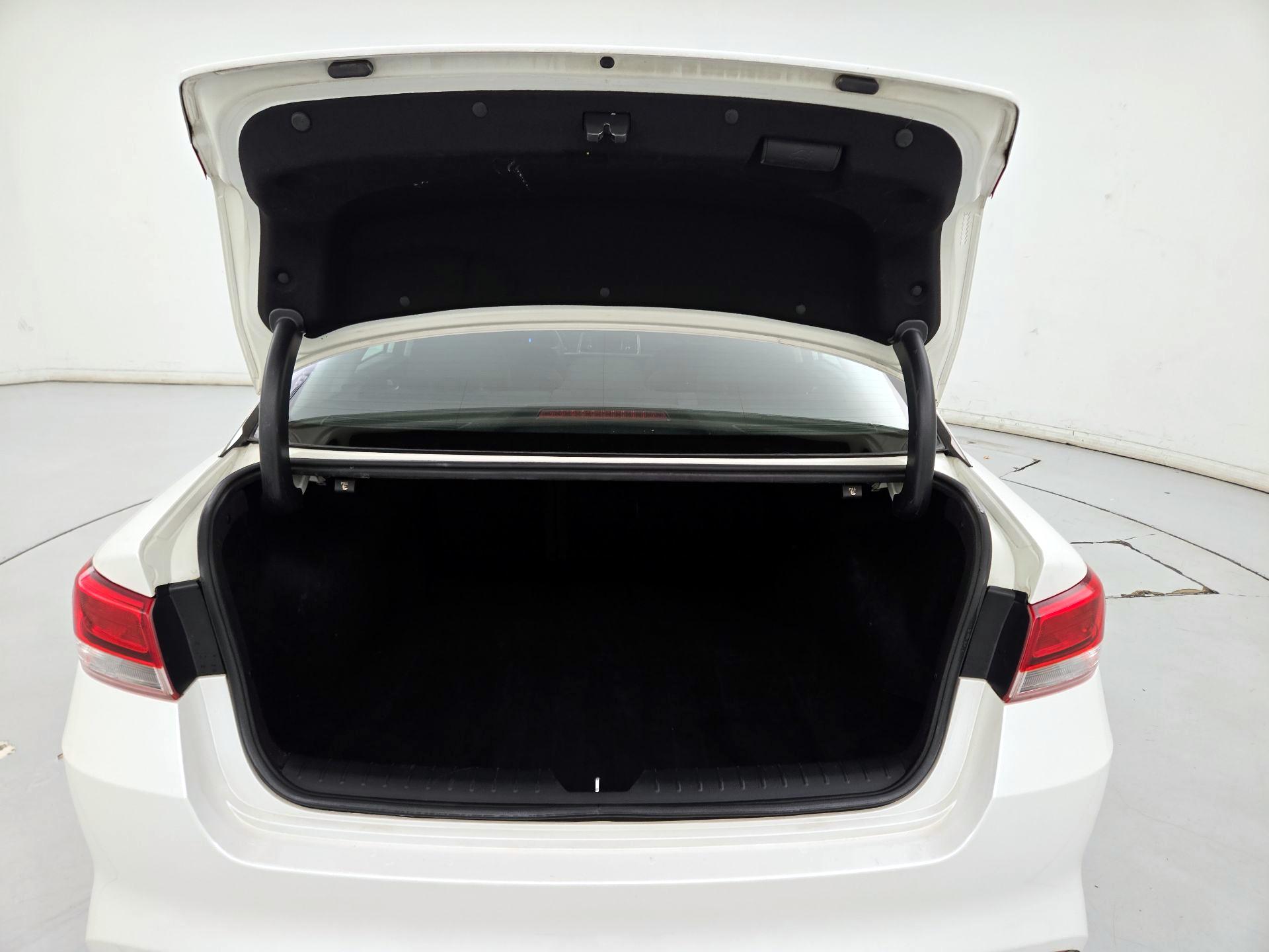 Thumbnail: 2016 Kia Optima - 20