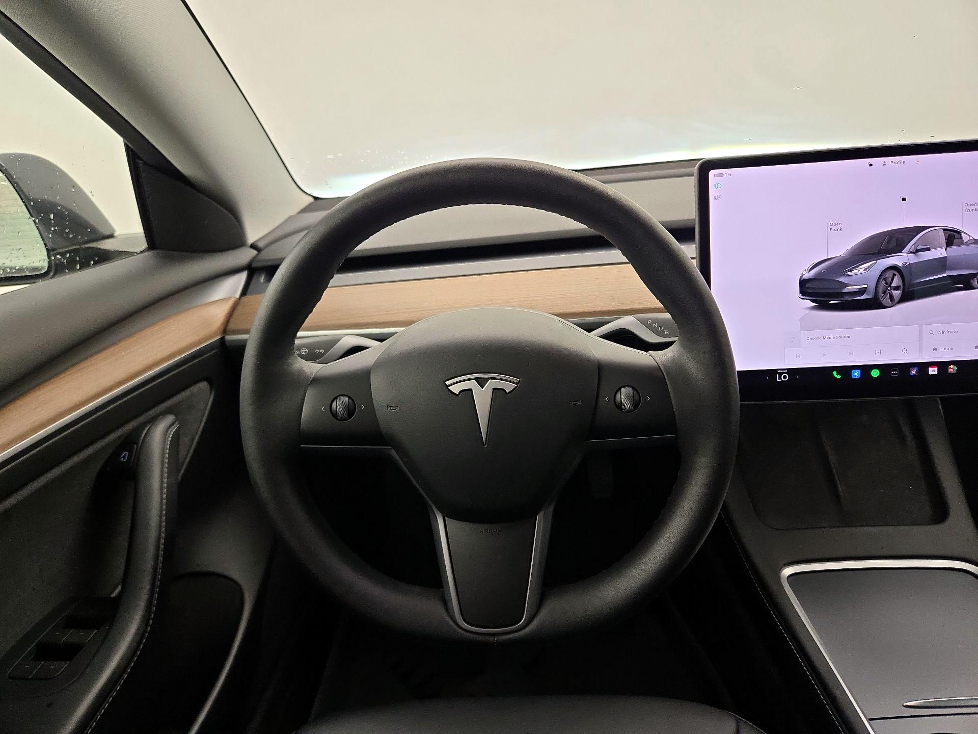 Thumbnail: 2023 Tesla Model 3 - 10