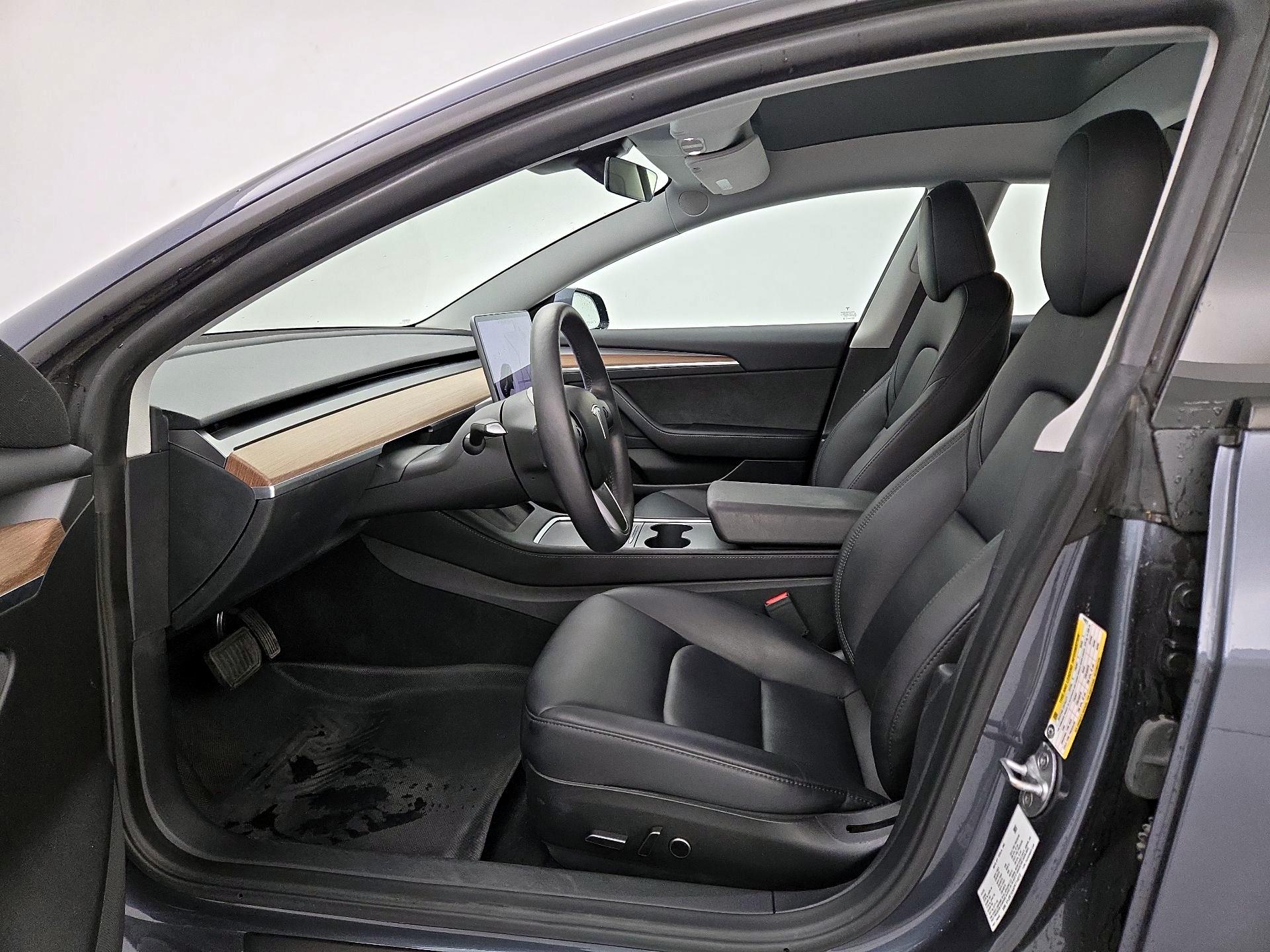 Thumbnail: 2023 Tesla Model 3 - 11
