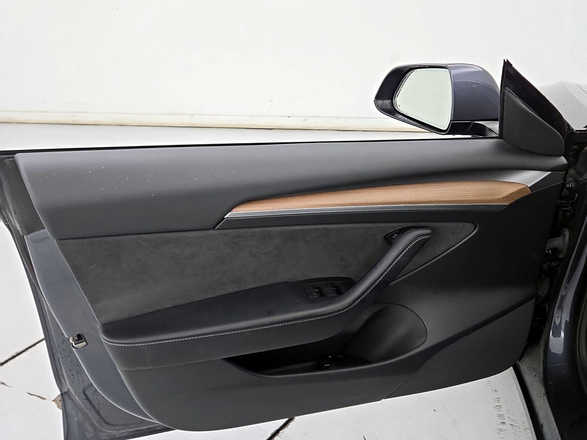 Thumbnail: 2023 Tesla Model 3 - 12