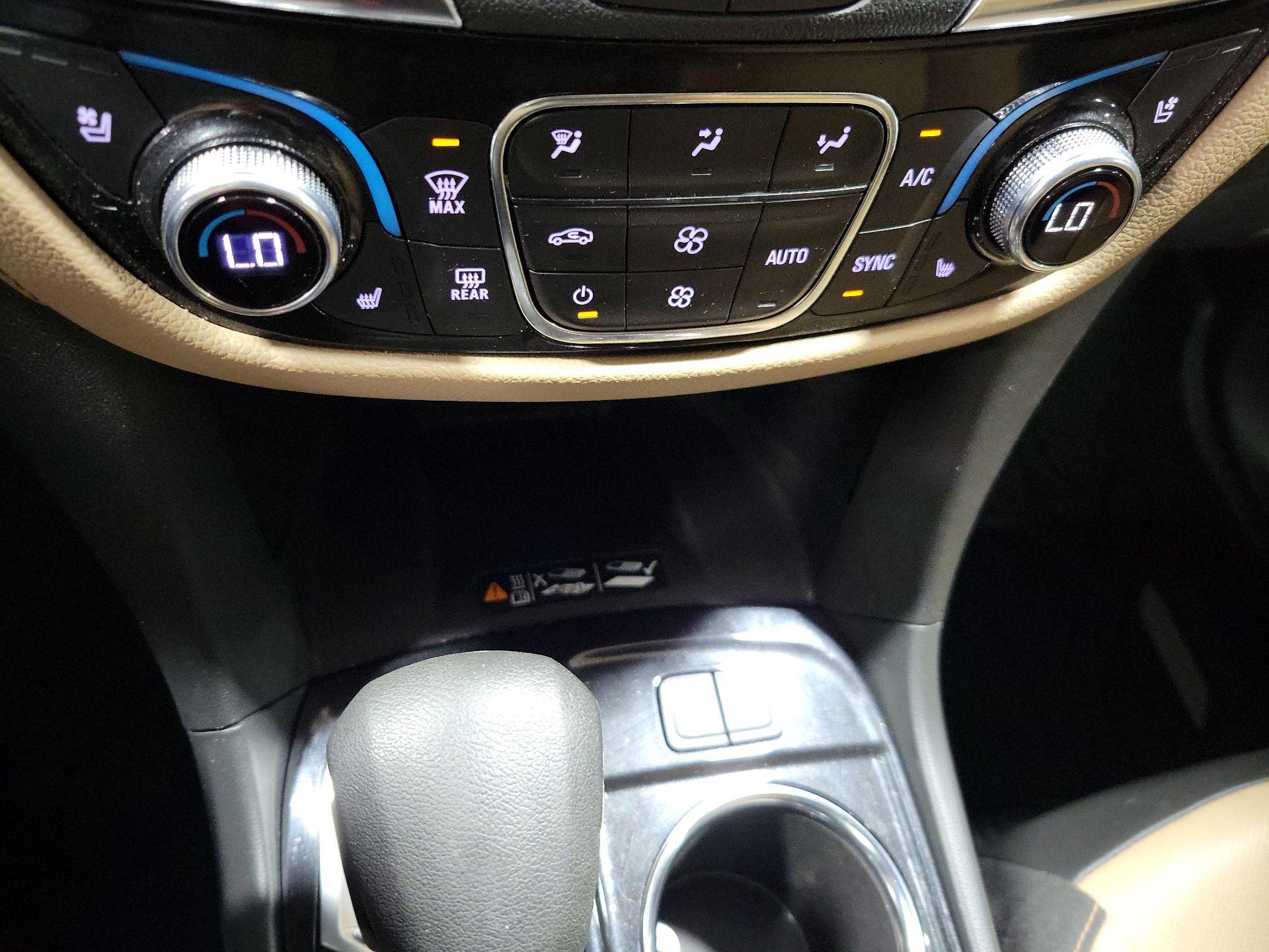 Thumbnail: 2022 Chevrolet Equinox - 16