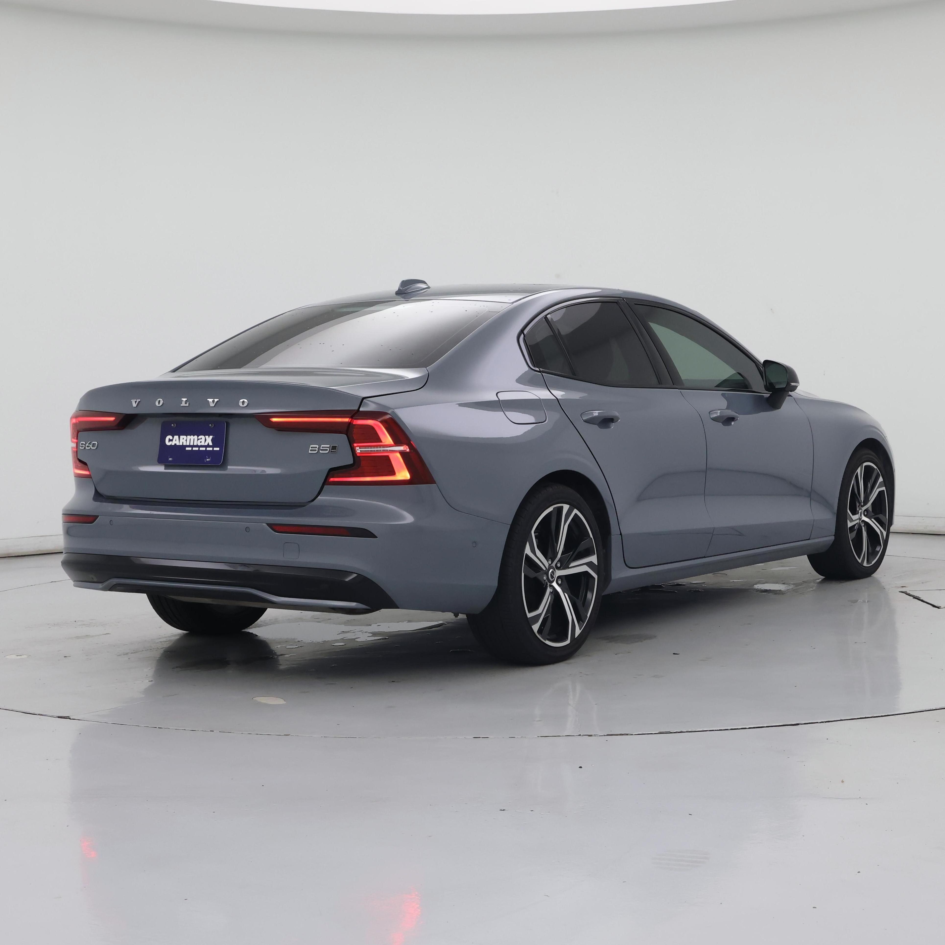 Thumbnail: 2024 Volvo S60 - 8