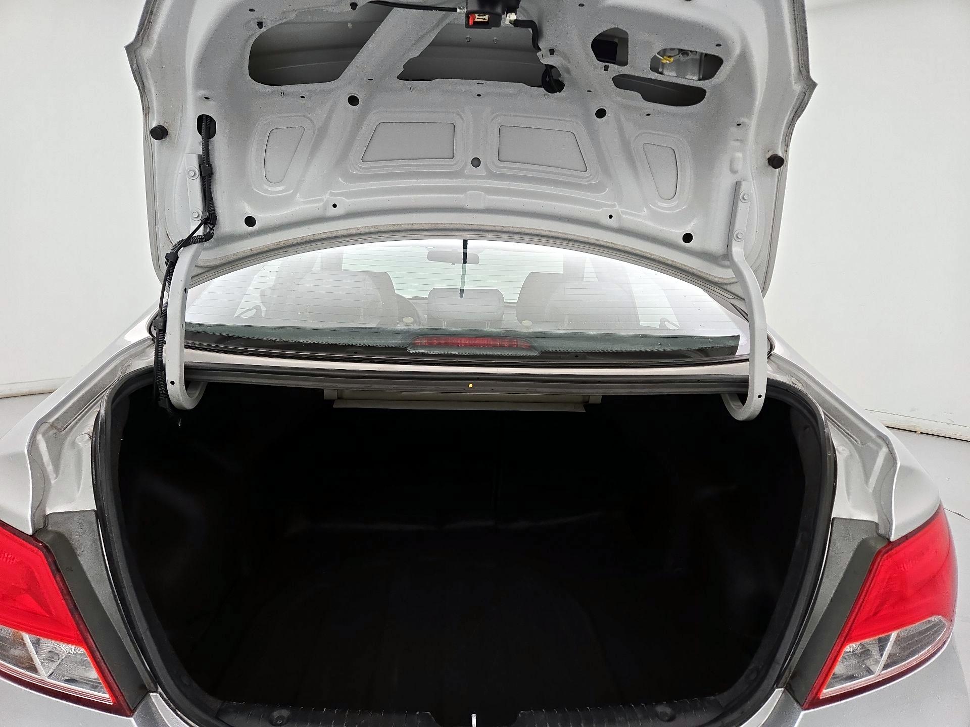 Thumbnail: 2015 Hyundai Accent - 19