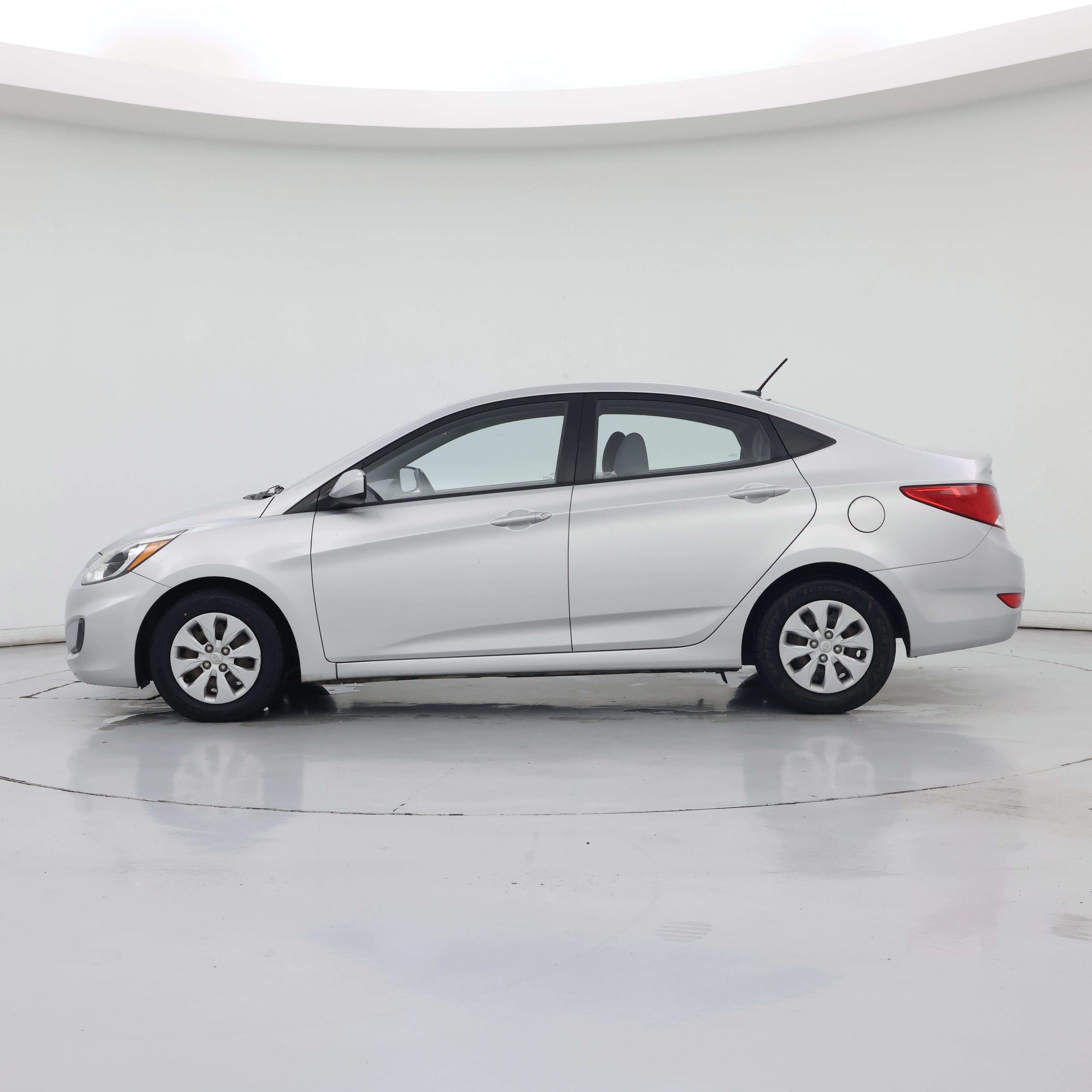 Thumbnail: 2015 Hyundai Accent - 3