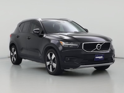 2022 Volvo XC40 T5 Momentum