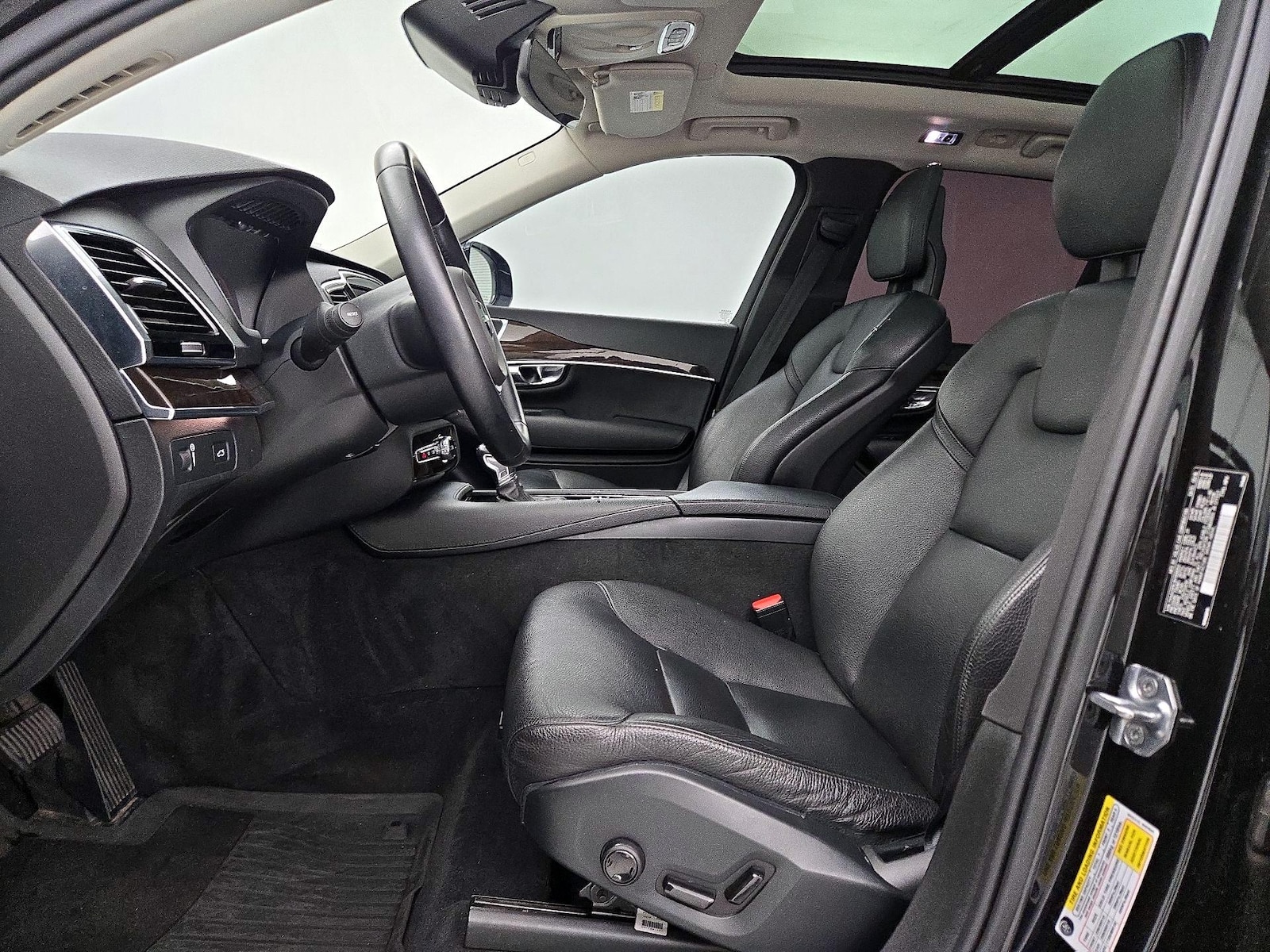2017 Volvo XC90 Momentum - Photo 12
