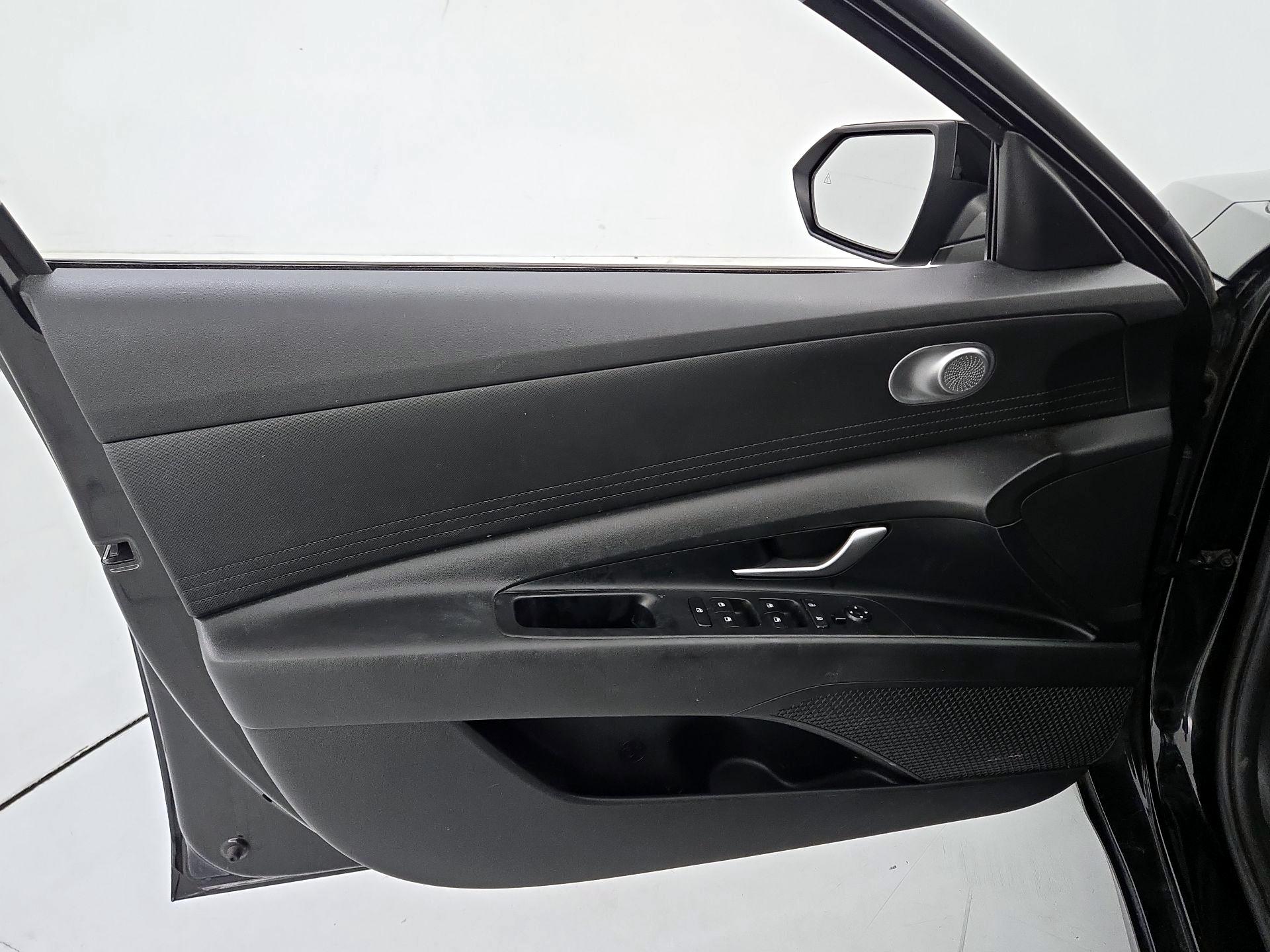 Thumbnail: 2021 Hyundai Elantra - 12