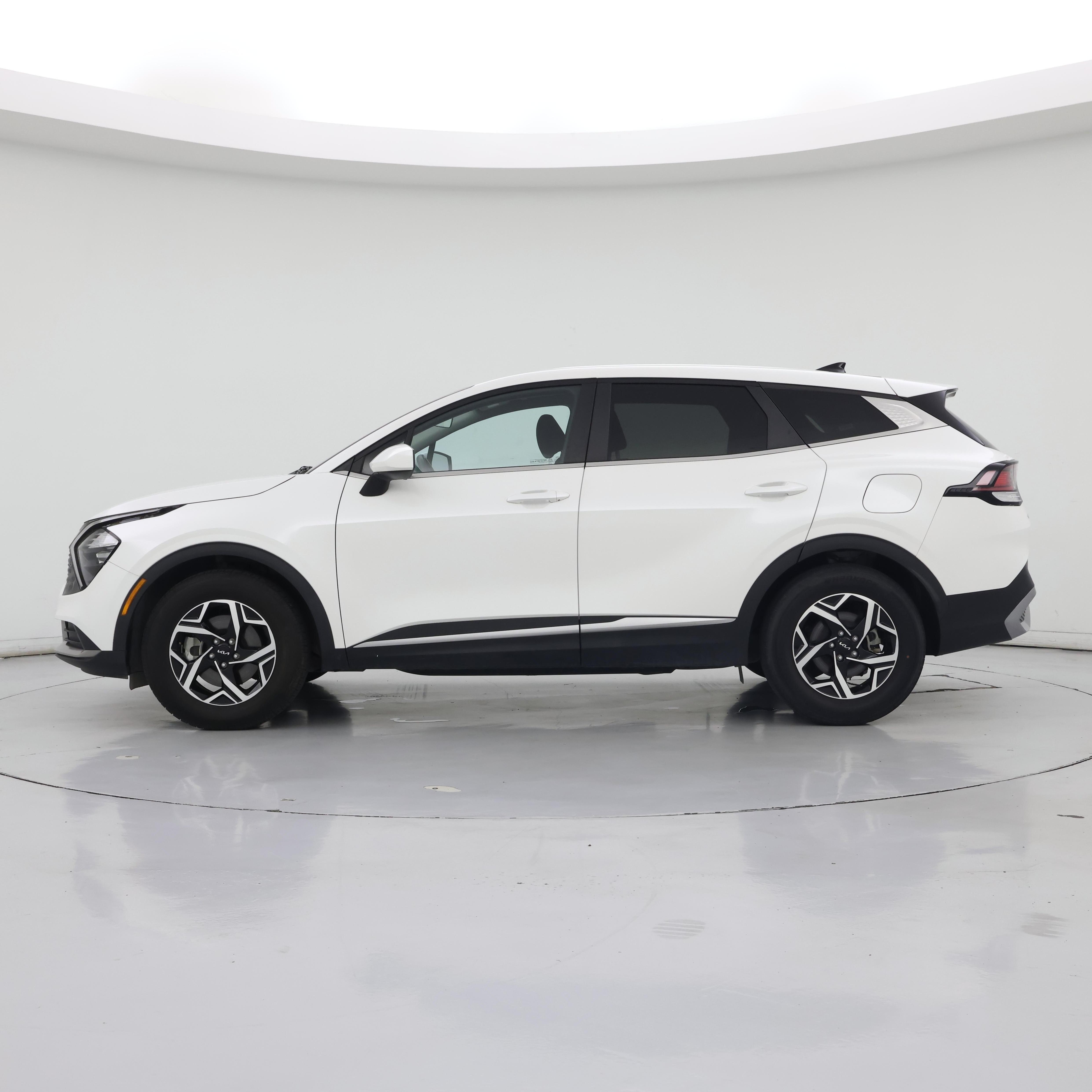 Thumbnail: 2023 Kia Sportage - 3