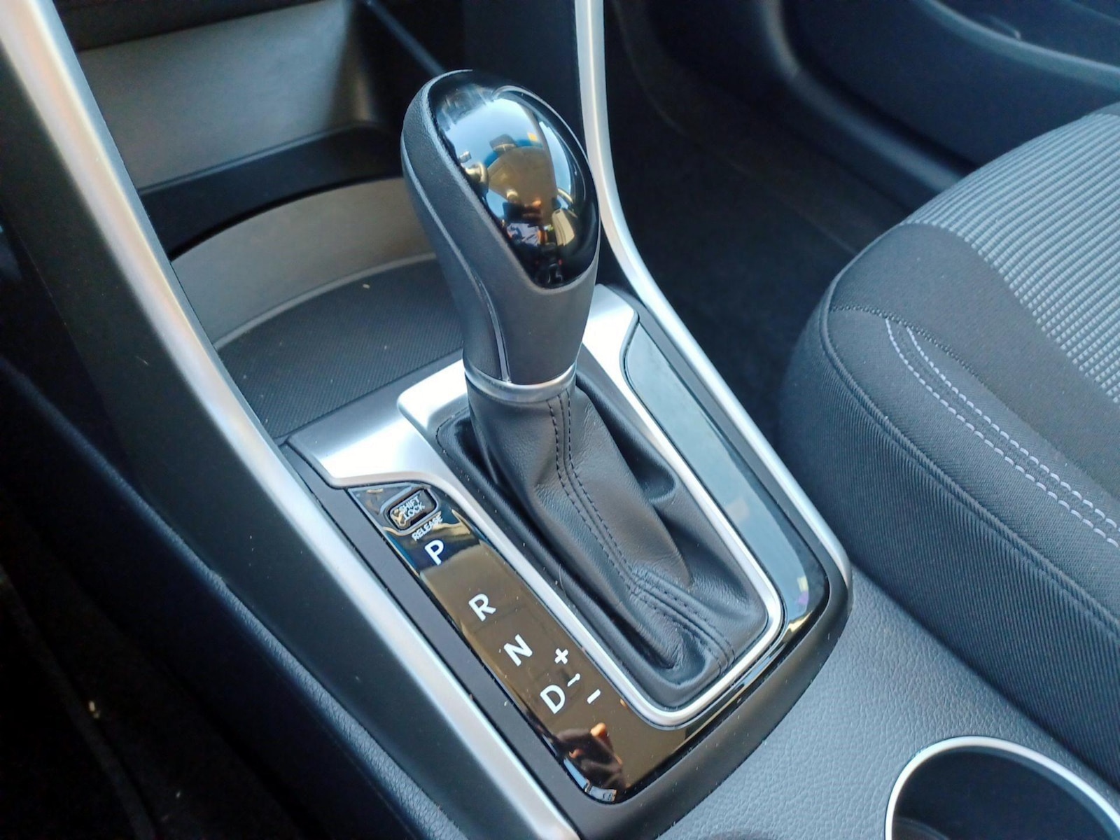 2016 Hyundai Elantra GT Base - Photo 16