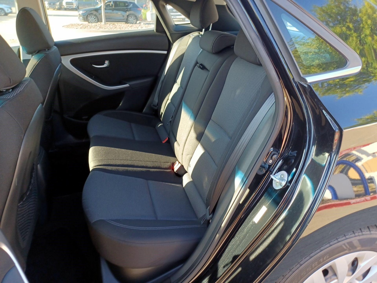 2016 Hyundai Elantra GT Base - Photo 18