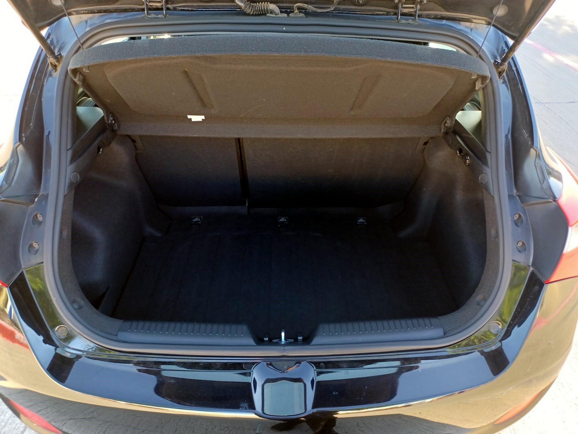 Thumbnail: 2016 Hyundai Elantra - 17