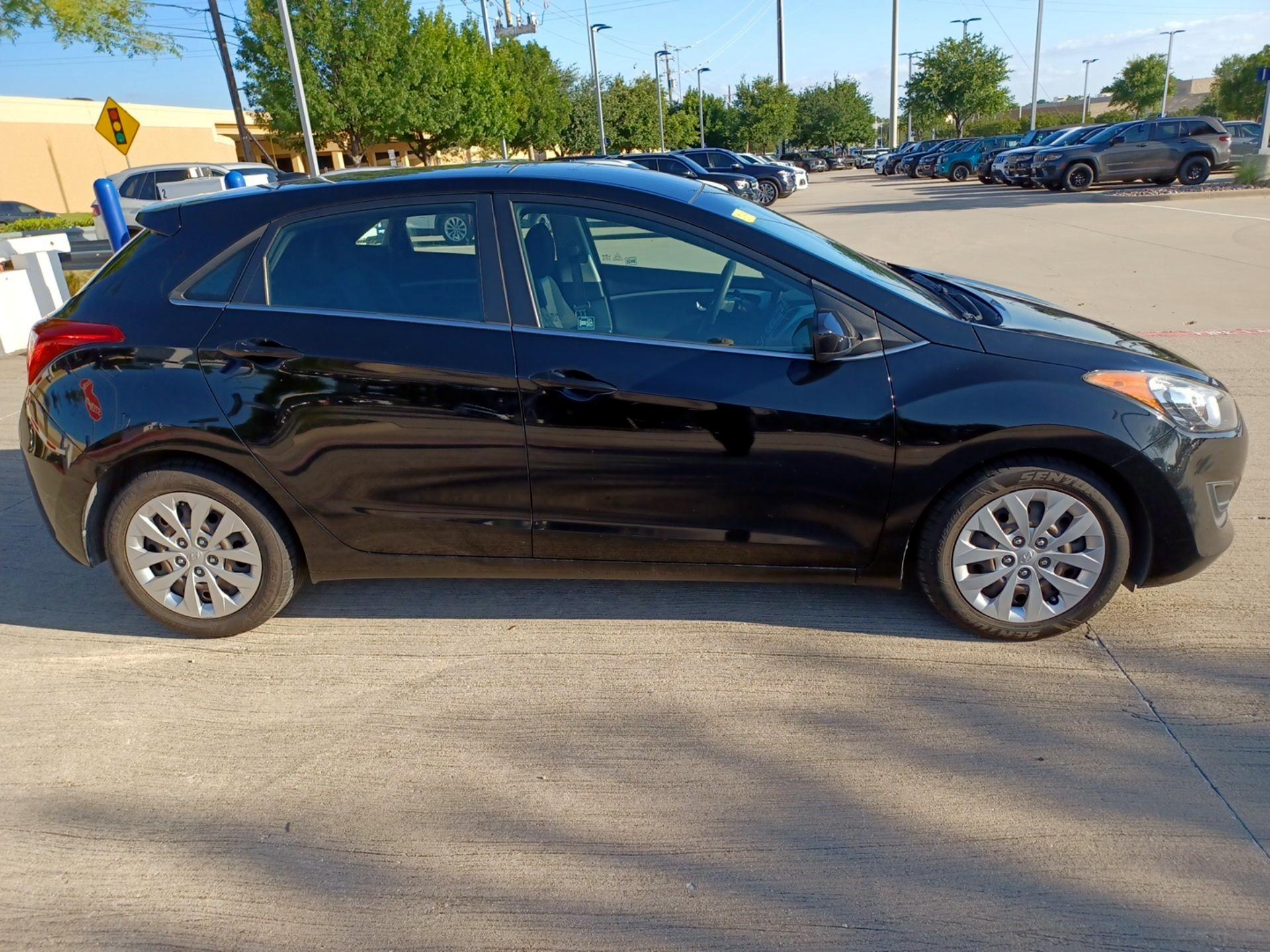 Thumbnail: 2016 Hyundai Elantra - 4