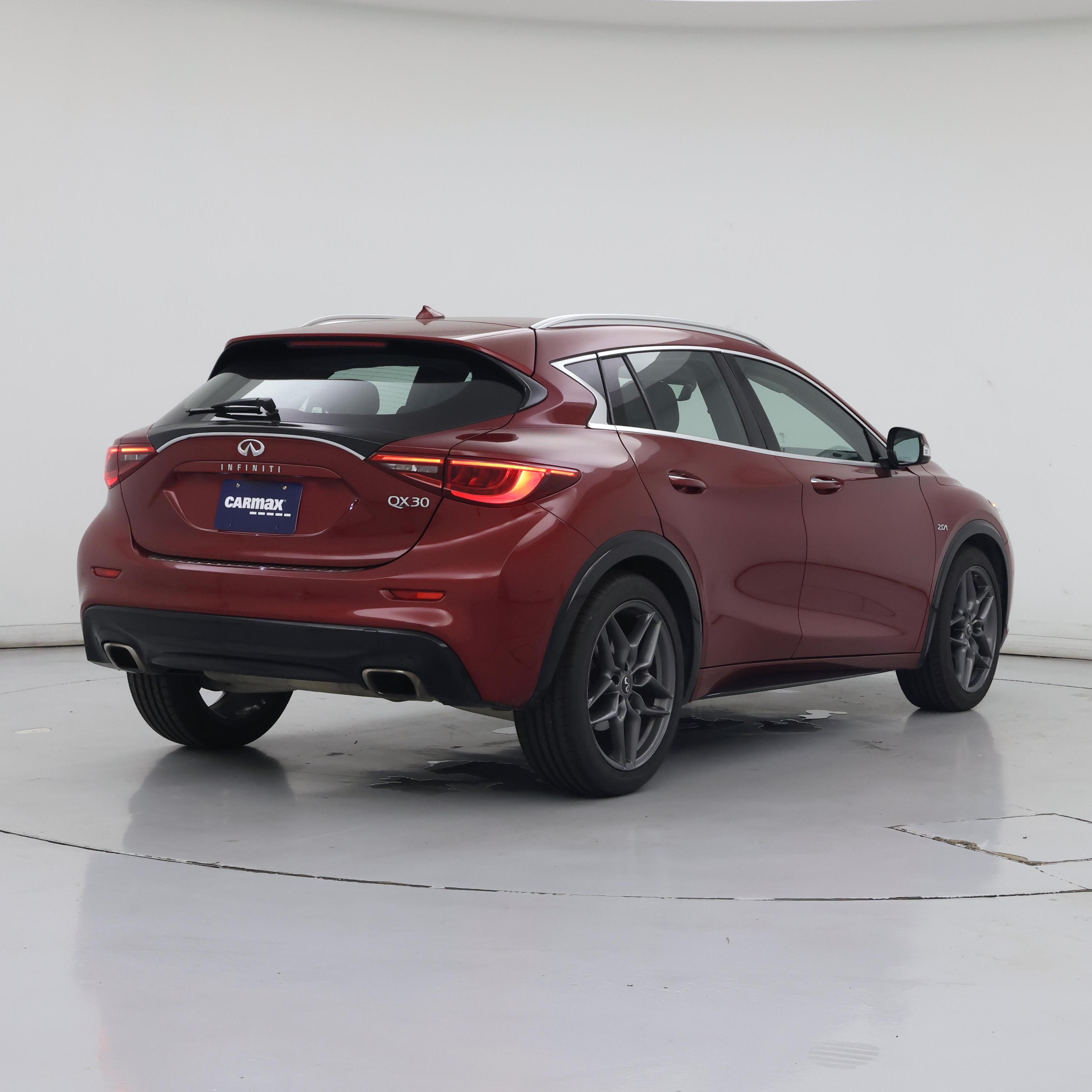 Thumbnail: 2017 INFINITI QX30 - 8
