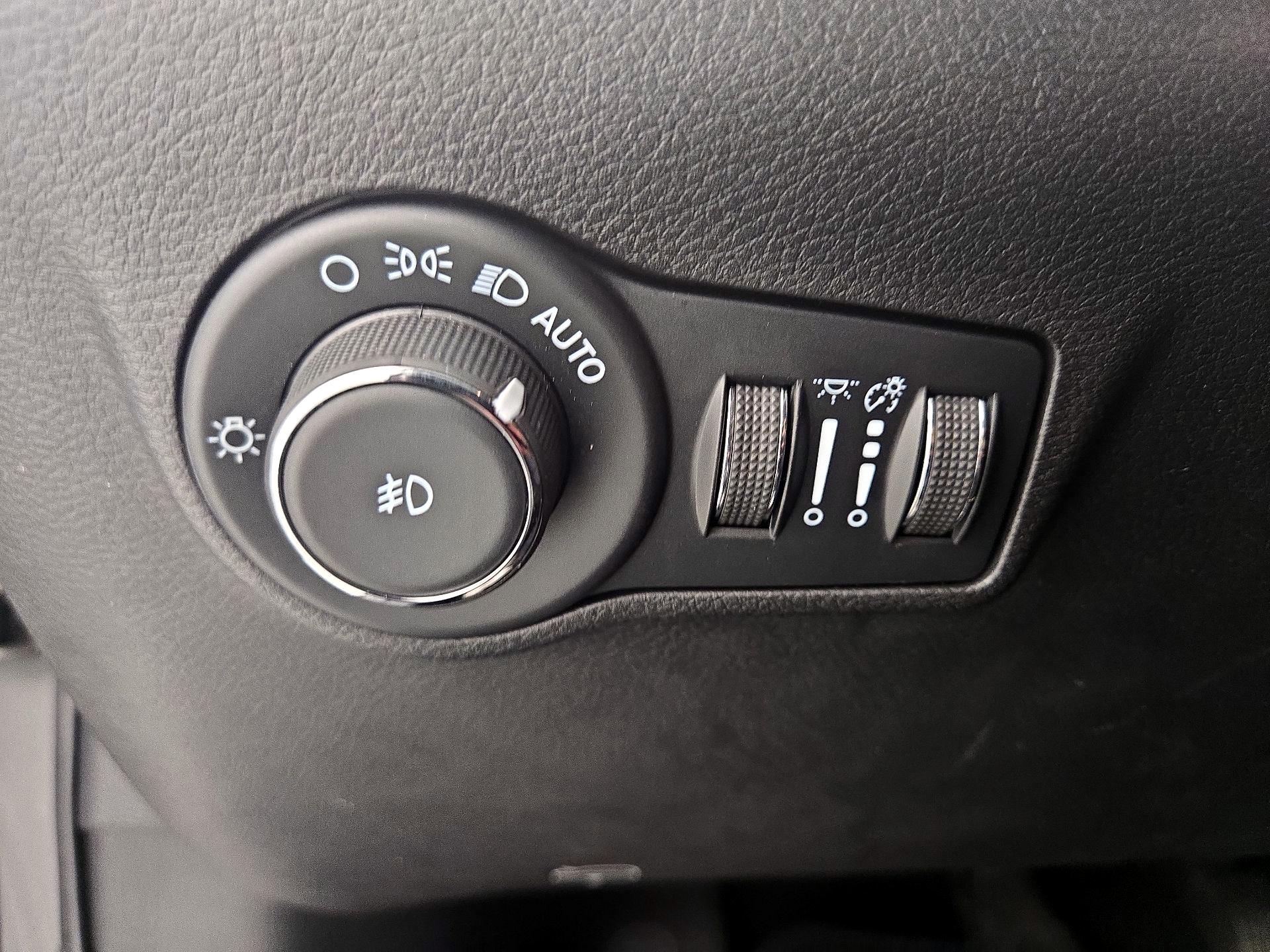 Thumbnail: 2023 Jeep Compass - 13