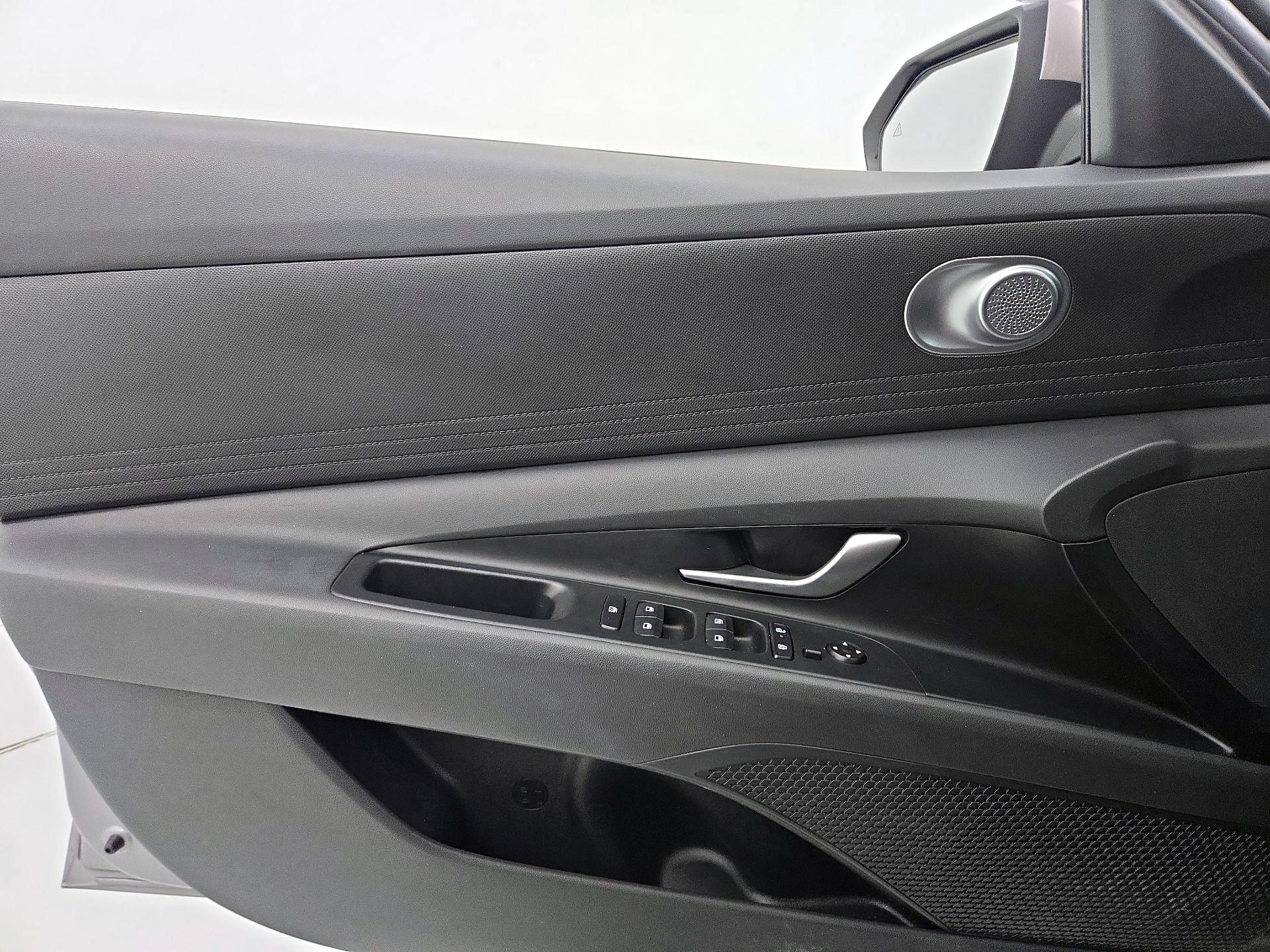 Thumbnail: 2025 Hyundai Elantra - 12