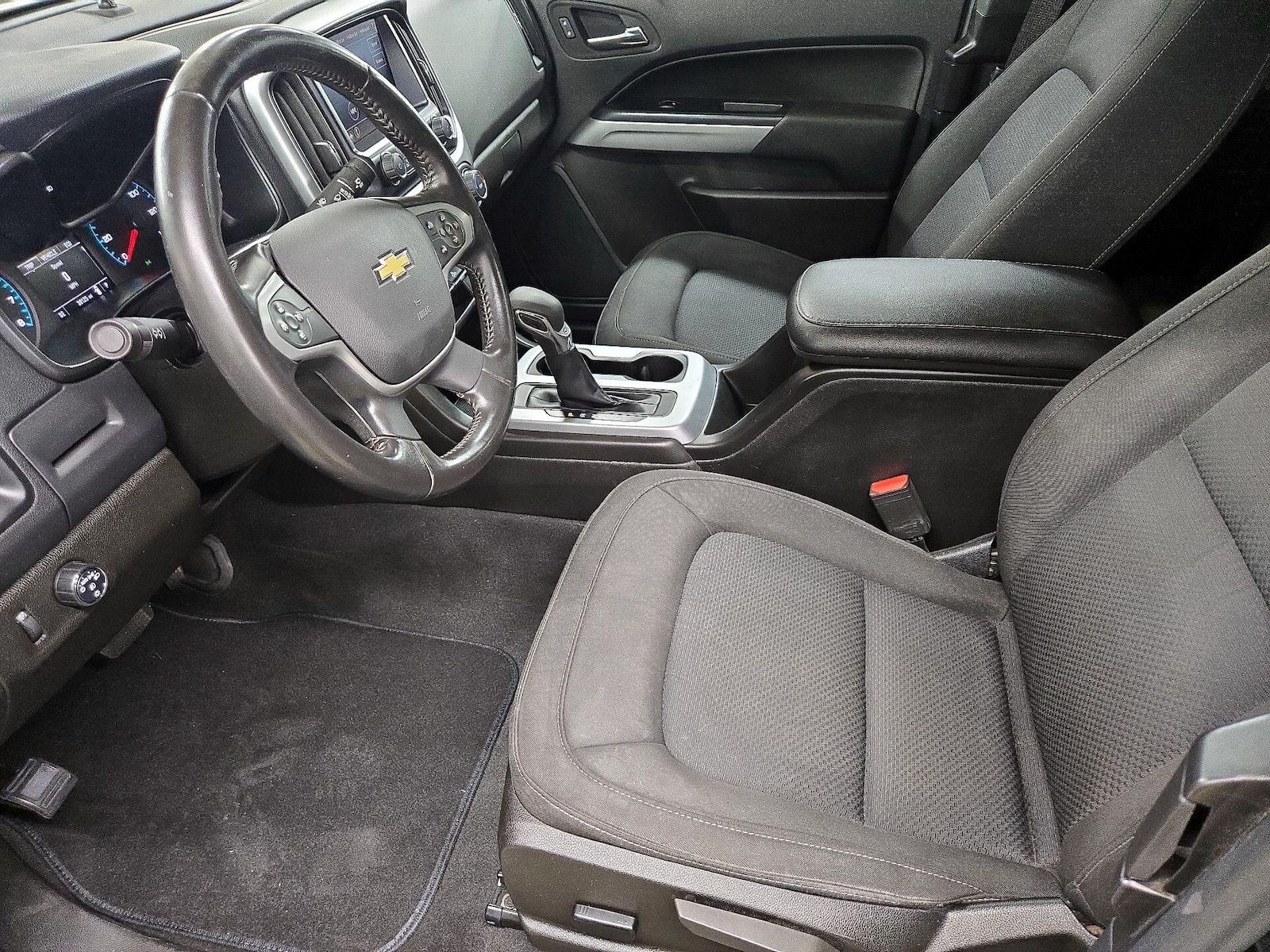 2022 Chevrolet Colorado LT - Photo 12