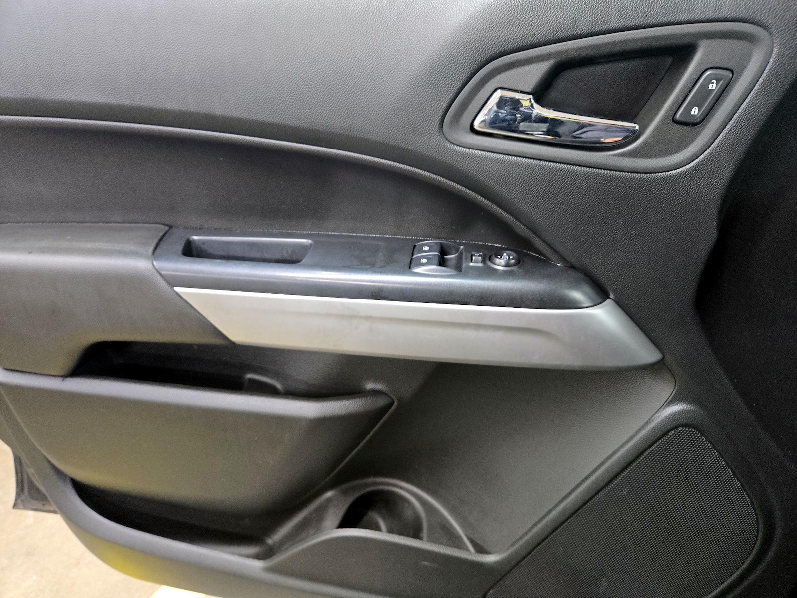2022 Chevrolet Colorado LT - Photo 13