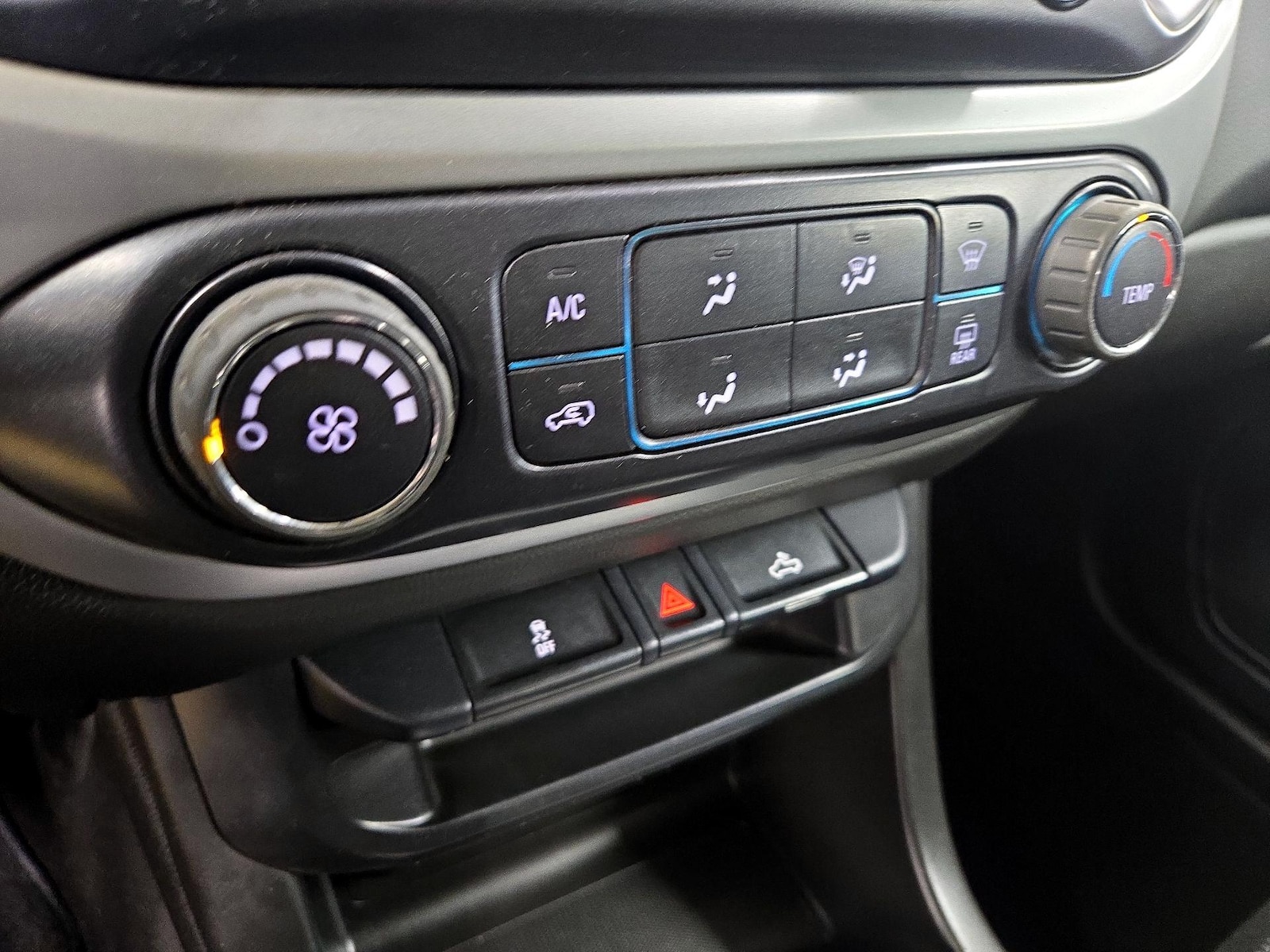 2022 Chevrolet Colorado LT - Photo 17