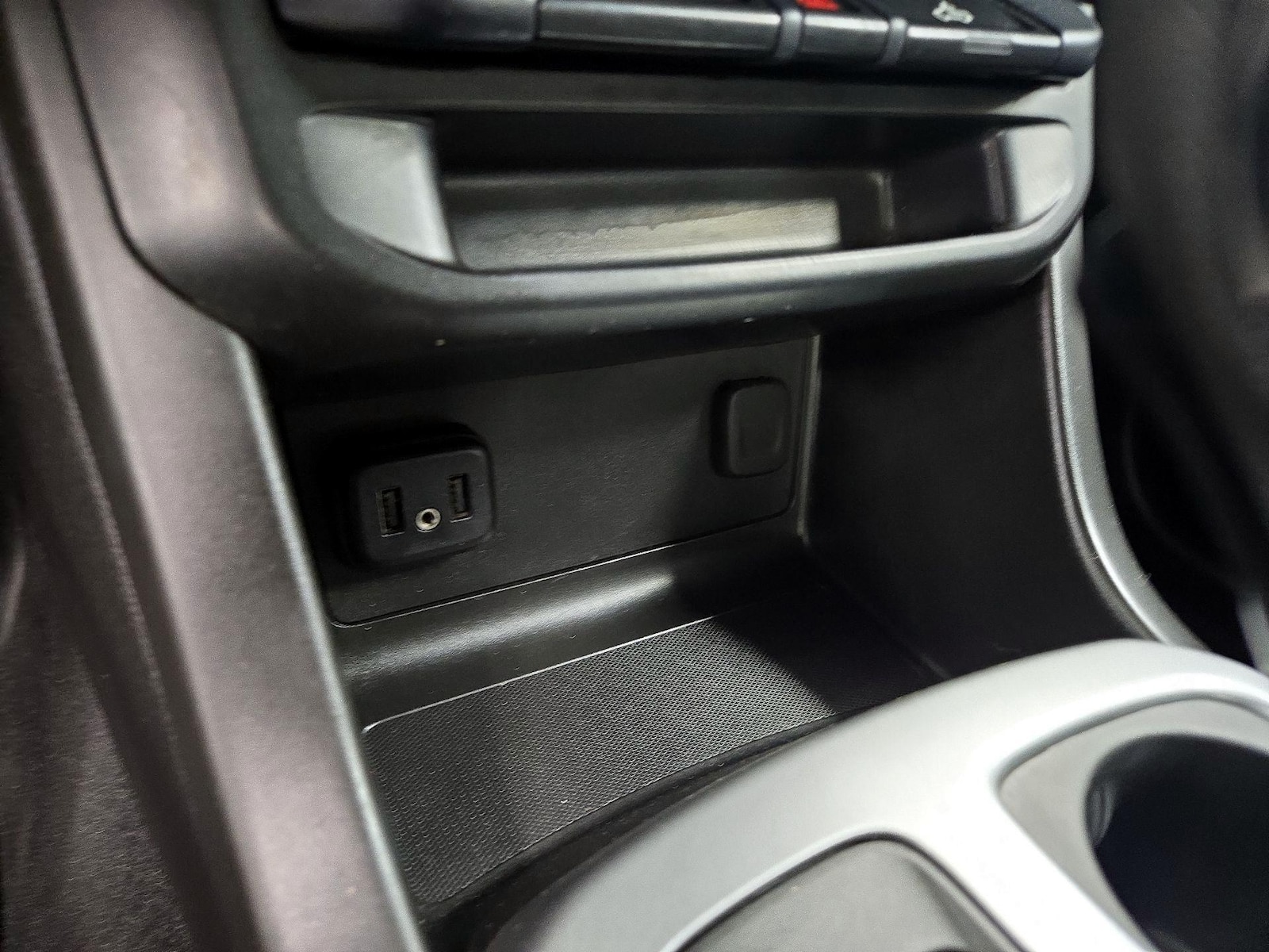 2022 Chevrolet Colorado LT - Photo 19