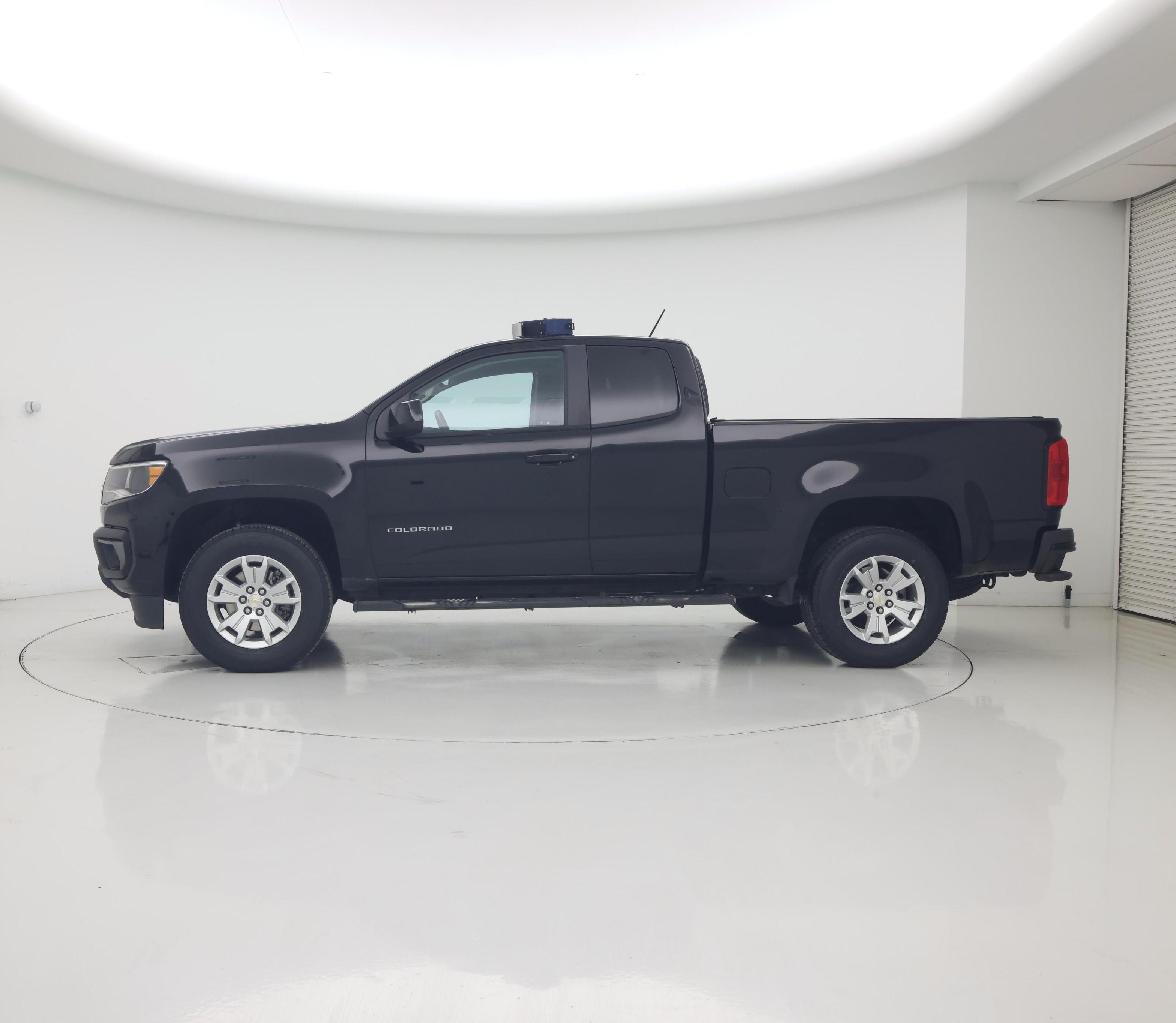Thumbnail: 2022 Chevrolet Colorado - 3