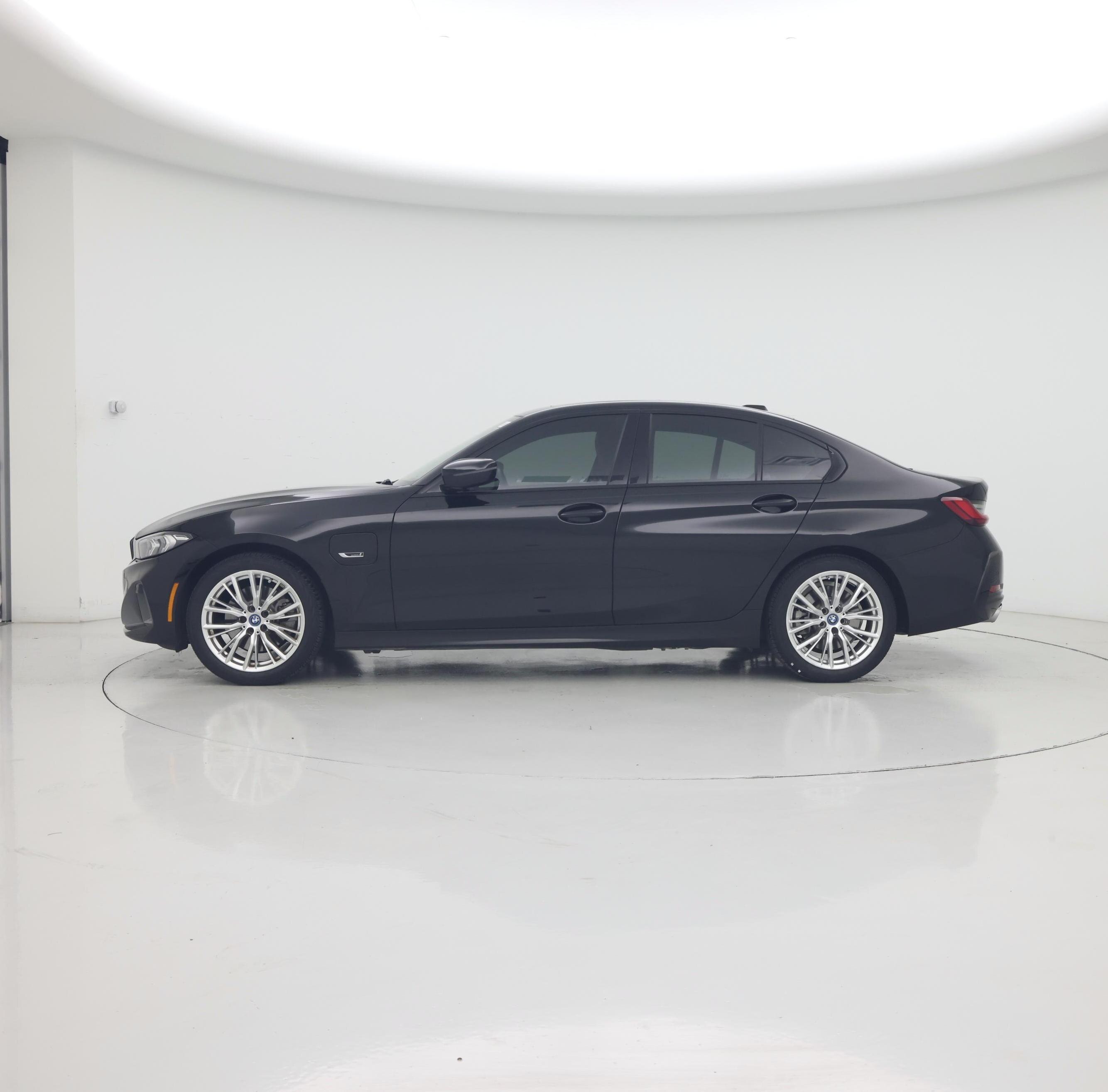 Thumbnail: 2023 BMW 3 Series - 3