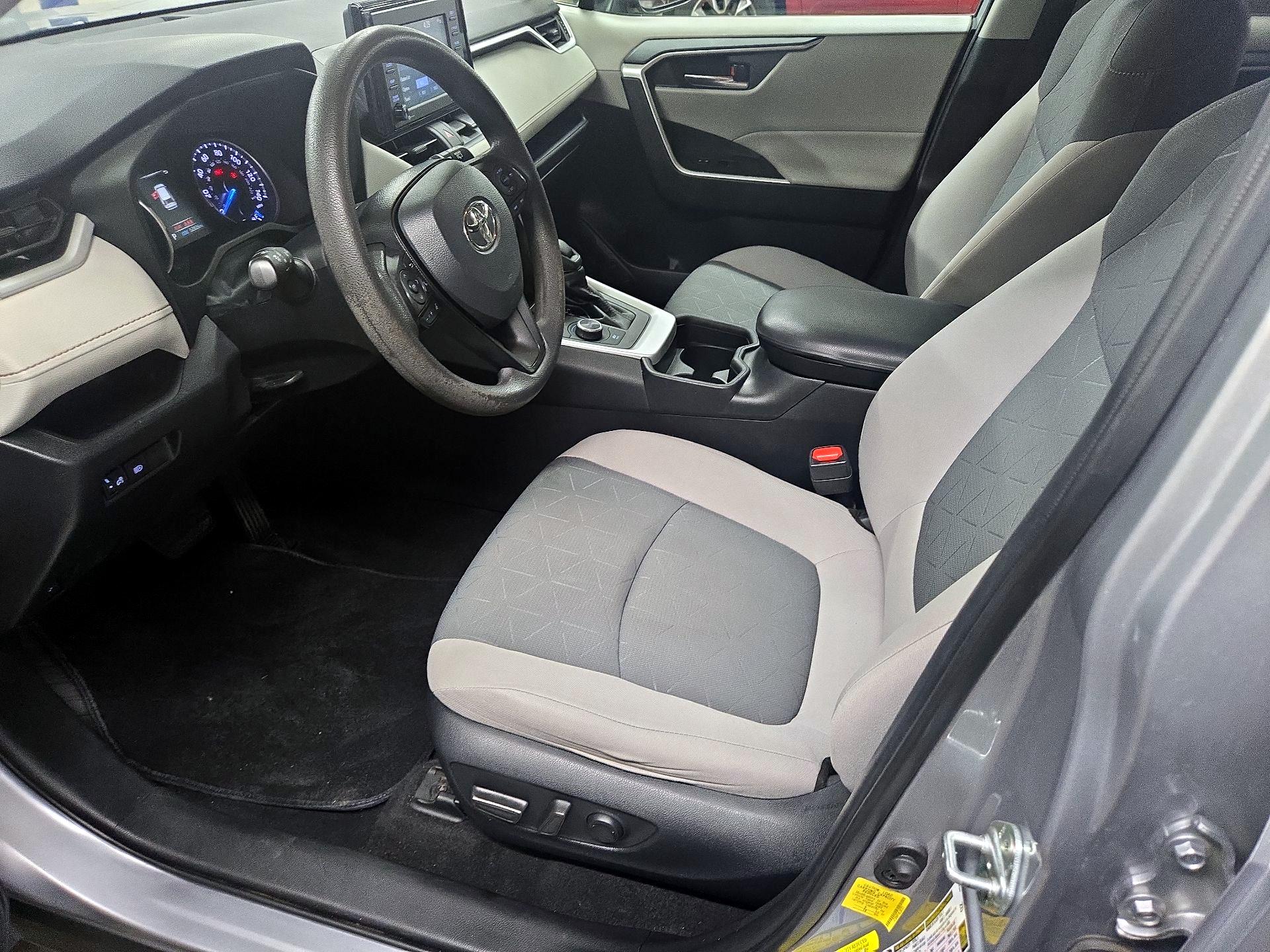 Thumbnail: 2020 Toyota RAV4 - 11