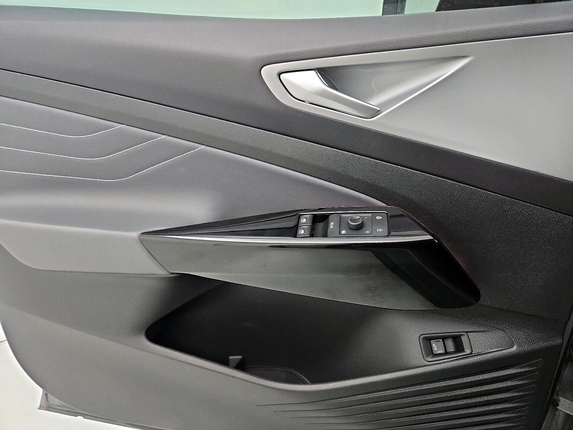 Thumbnail: 2023 Volkswagen ID.4 - 12