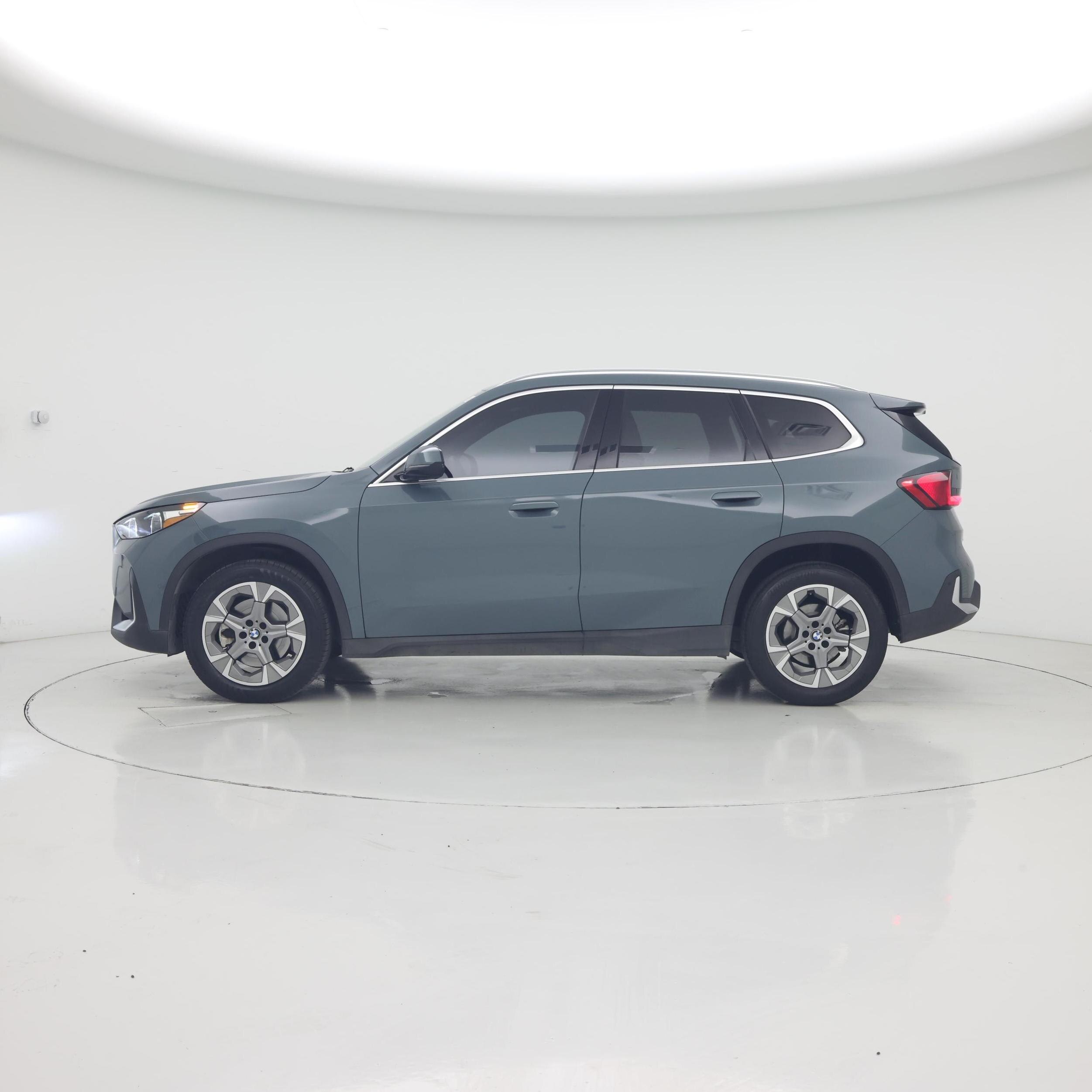 Thumbnail: 2023 BMW X1 - 3