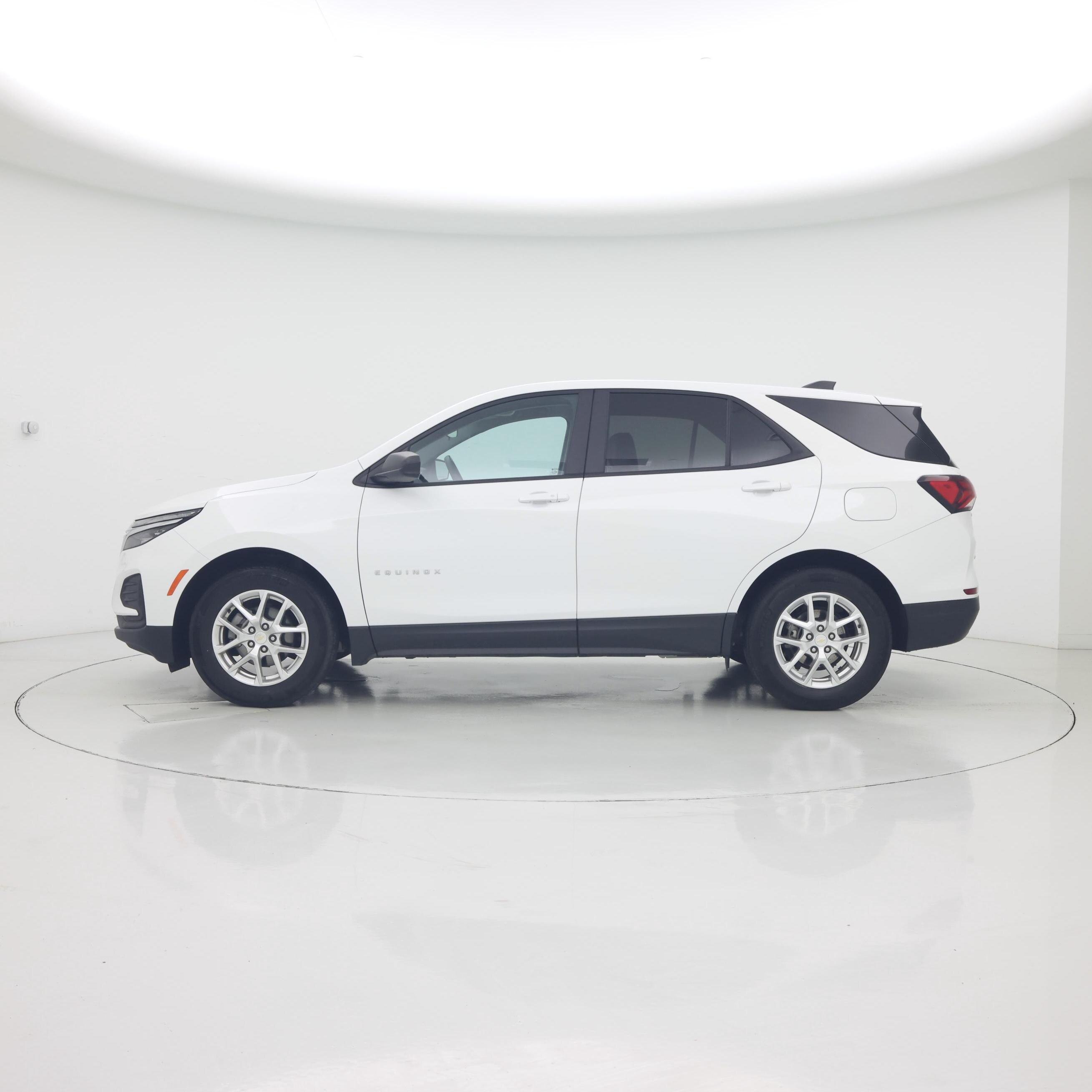 Thumbnail: 2022 Chevrolet Equinox - 3