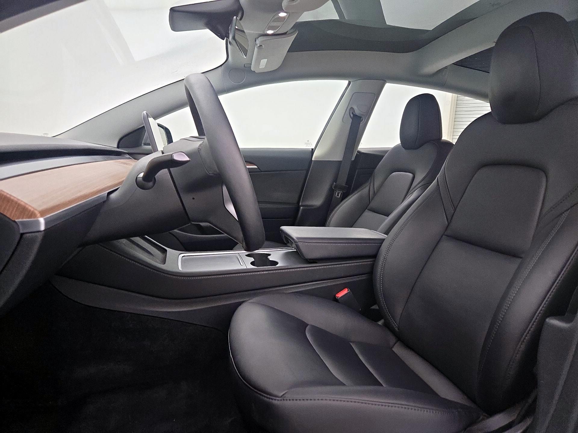 Thumbnail: 2023 Tesla Model 3 - 11