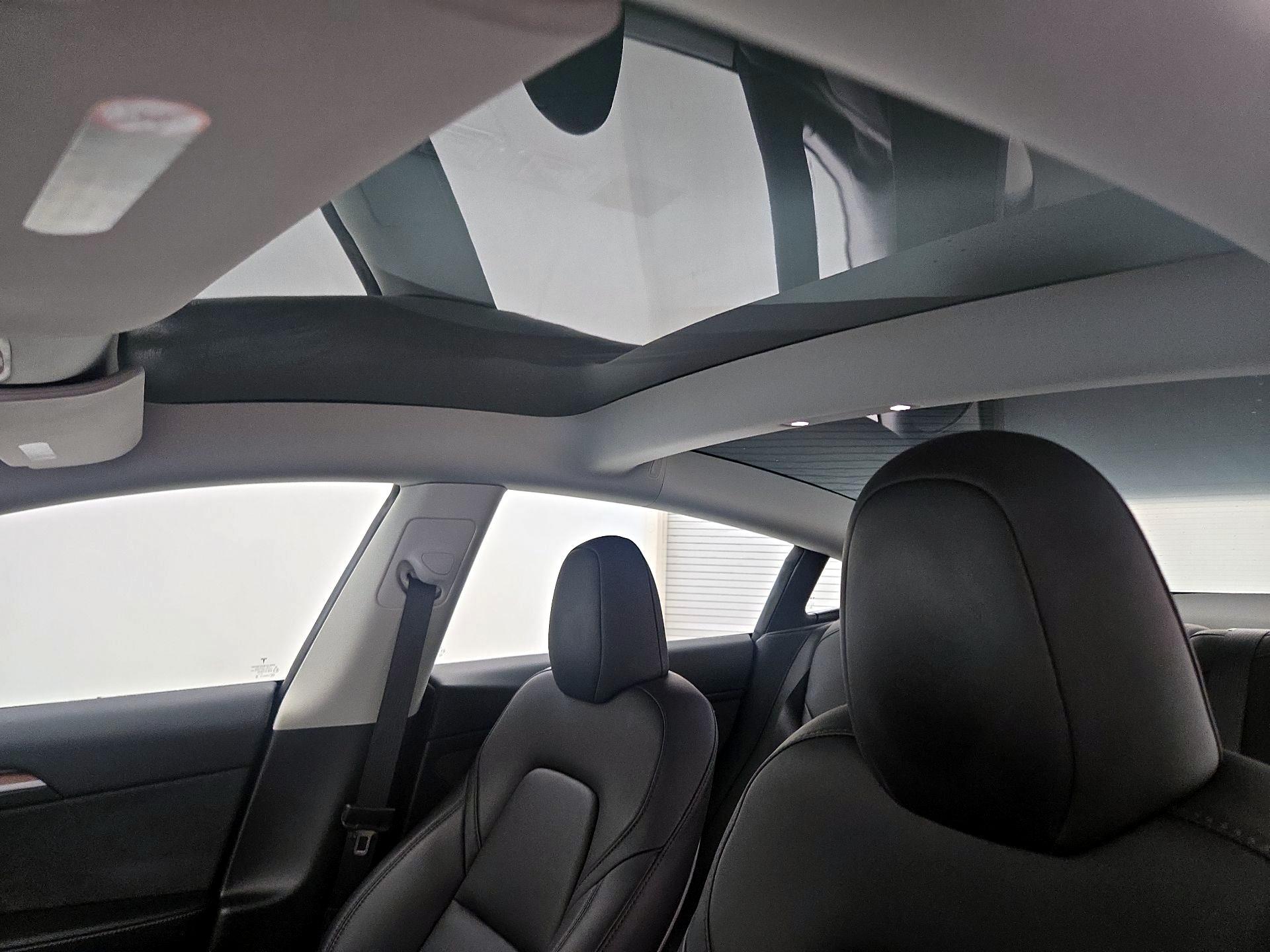 Thumbnail: 2023 Tesla Model 3 - 19
