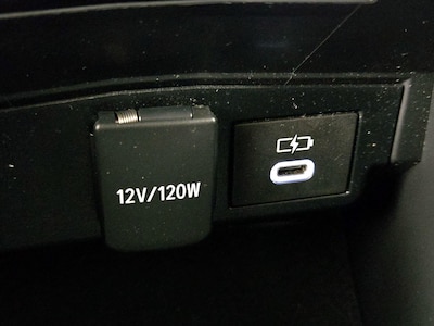 USB/AUX Ports