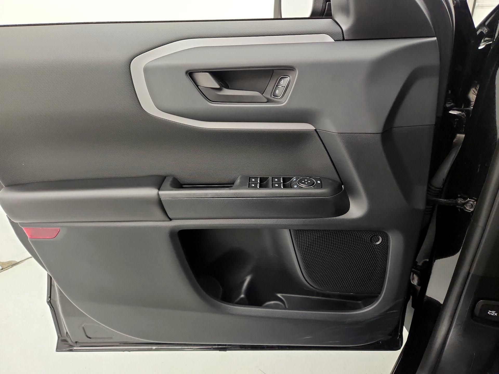Thumbnail: 2023 Ford Bronco Sport - 12