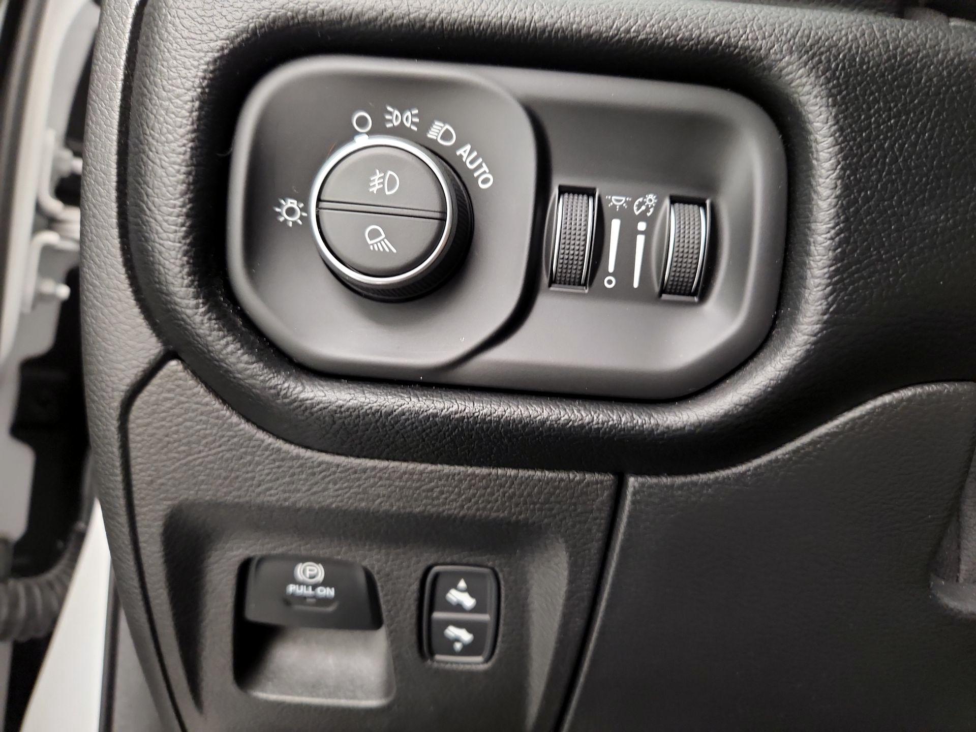 Thumbnail: 2021 RAM 1500 - 13
