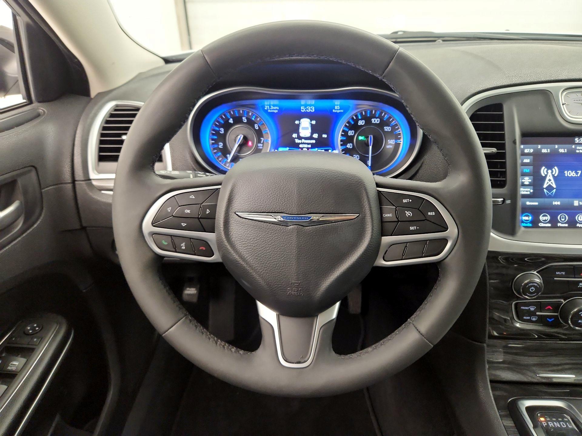 Thumbnail: 2022 Chrysler 300 - 10