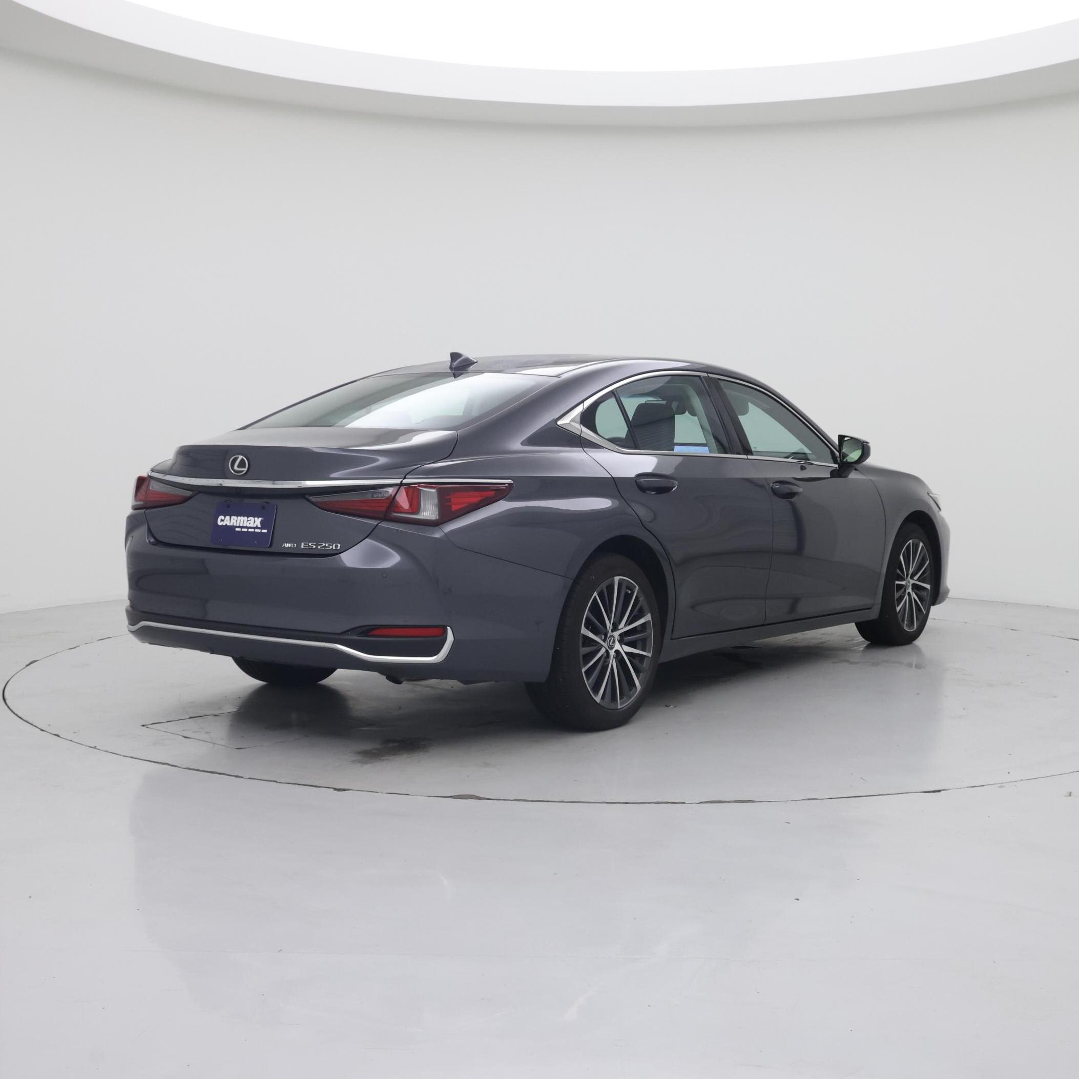 Thumbnail: 2024 Lexus ES - 8