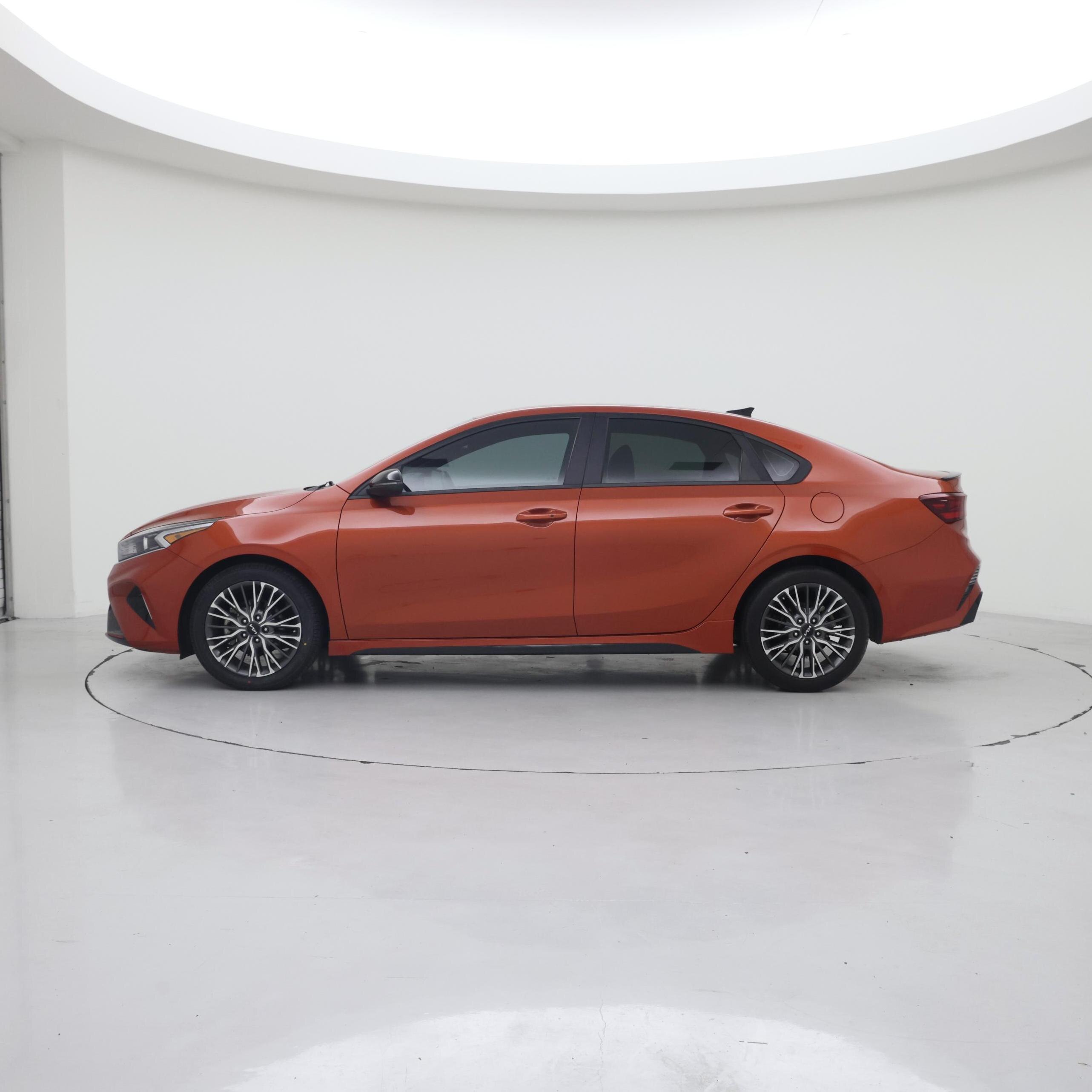 Thumbnail: 2022 Kia Forte - 3