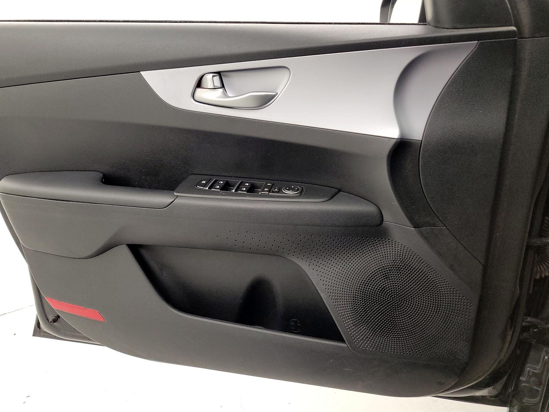Thumbnail: 2024 Kia Forte - 12