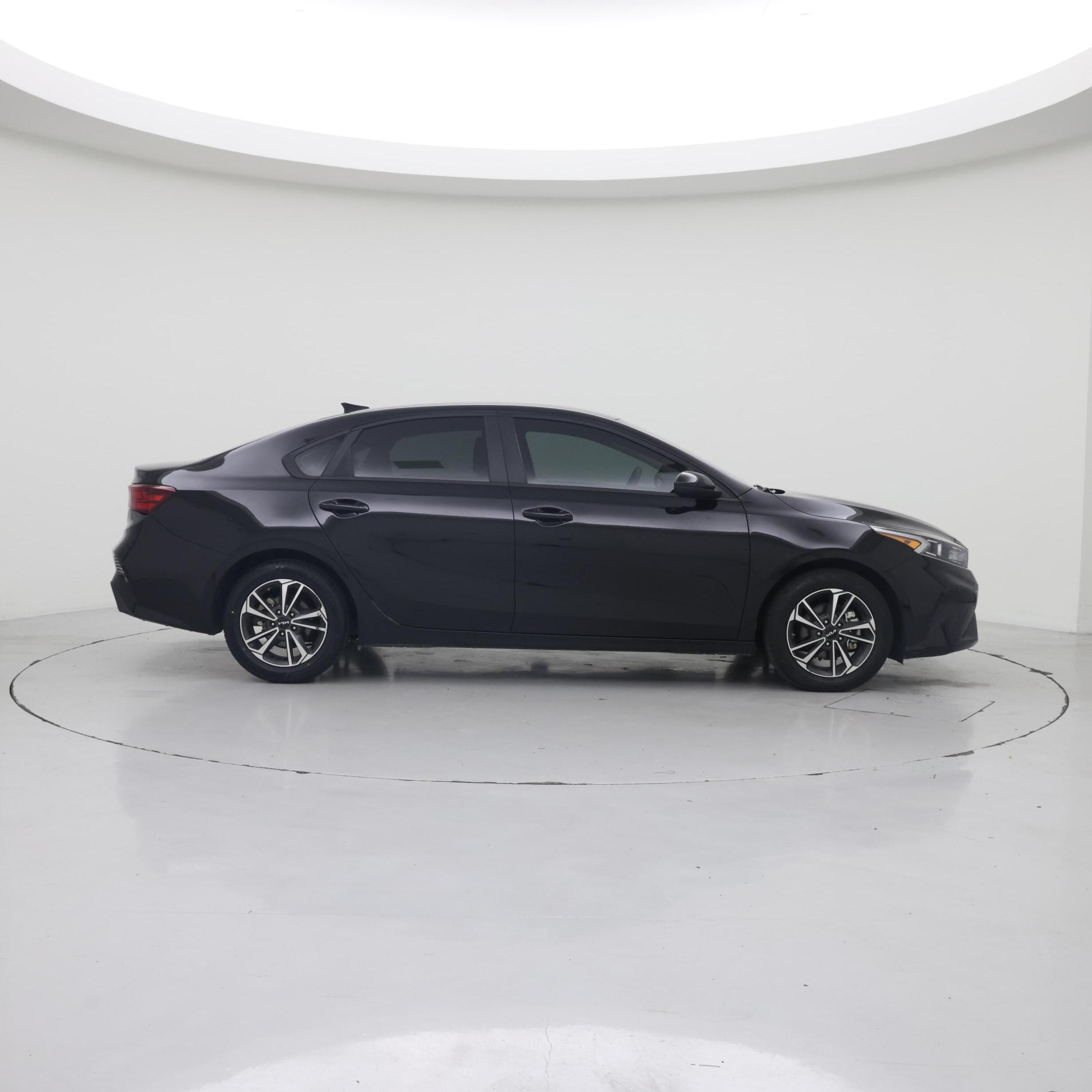 Thumbnail: 2024 Kia Forte - 7