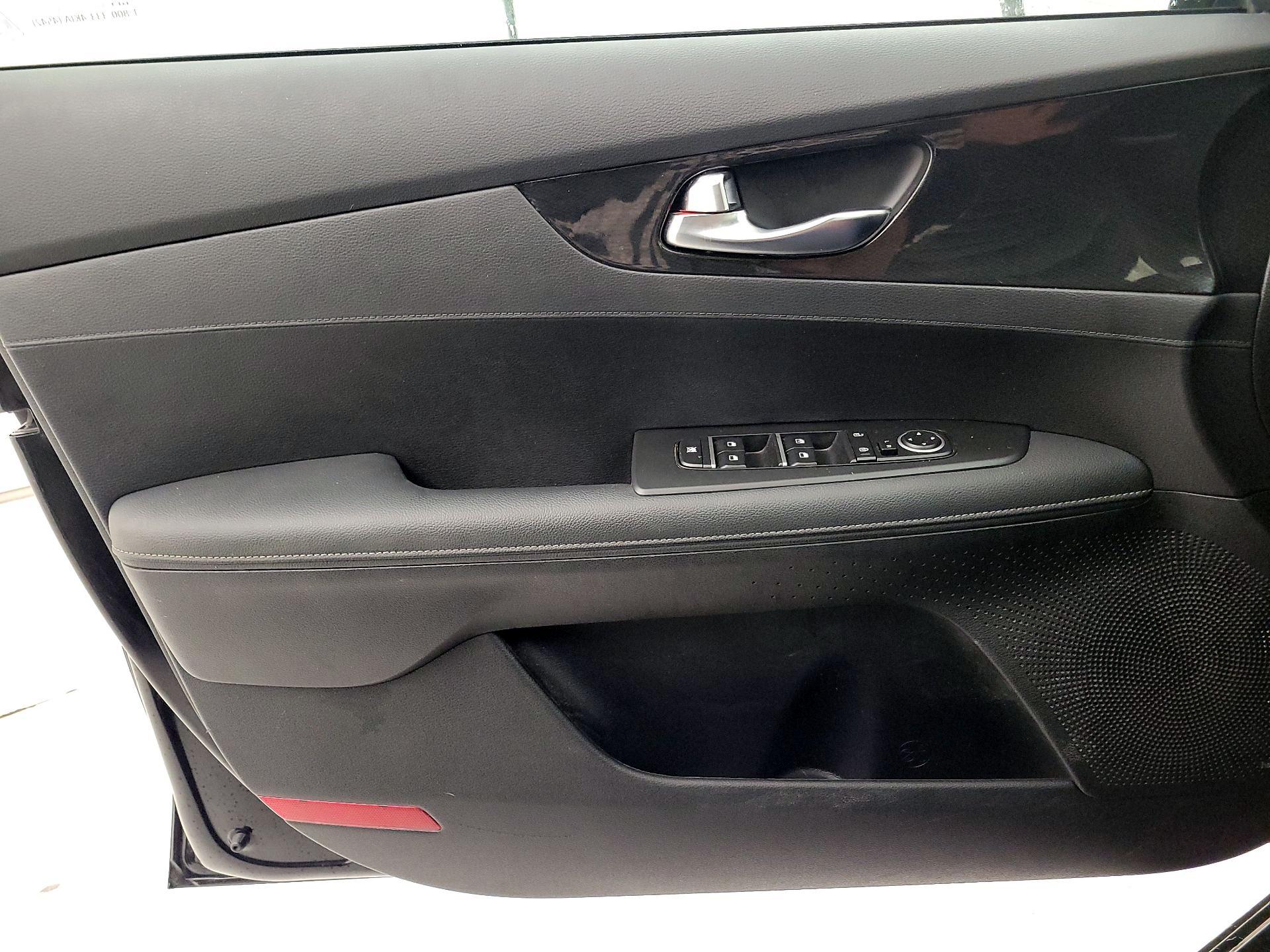 Thumbnail: 2024 Kia Forte - 12