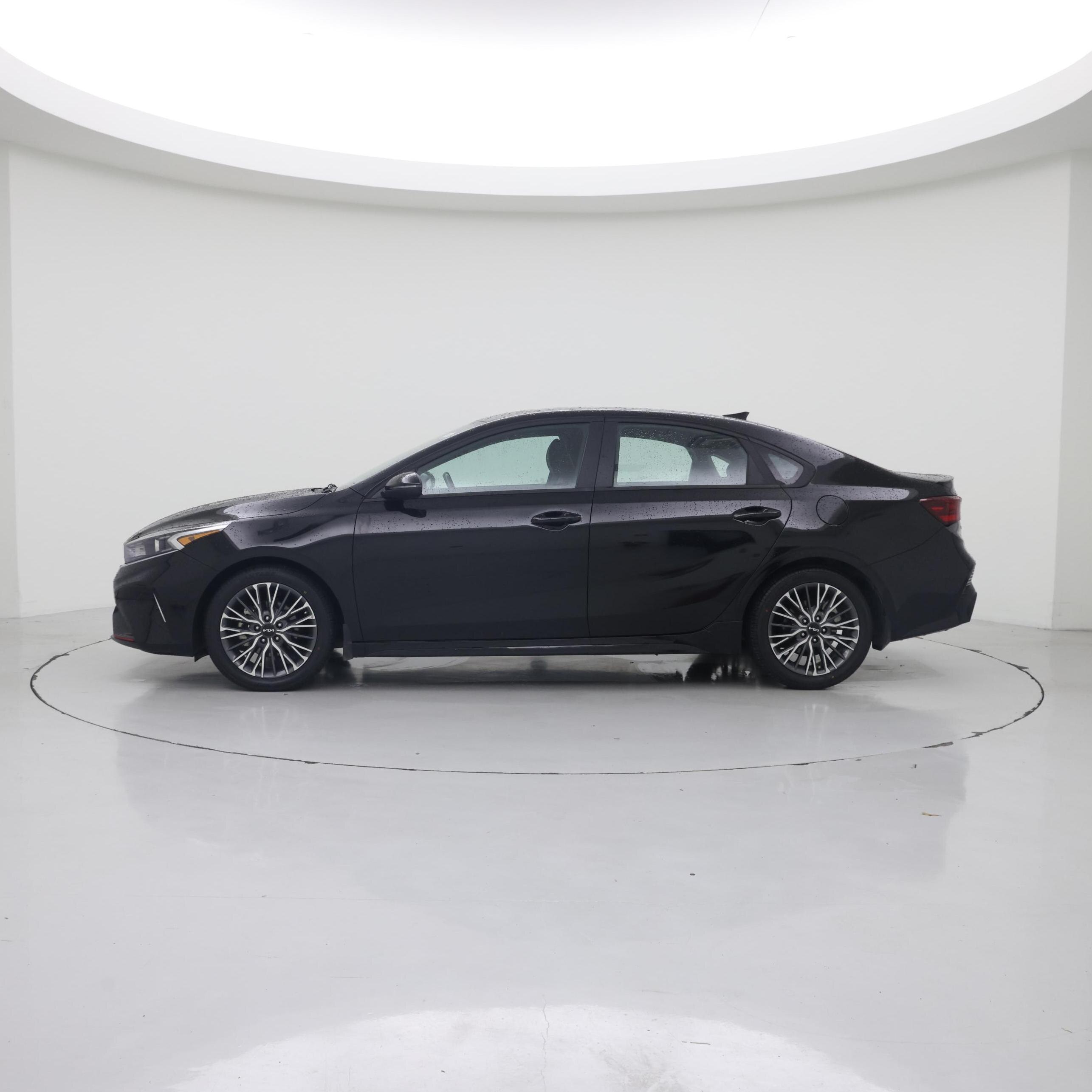 Thumbnail: 2024 Kia Forte - 3