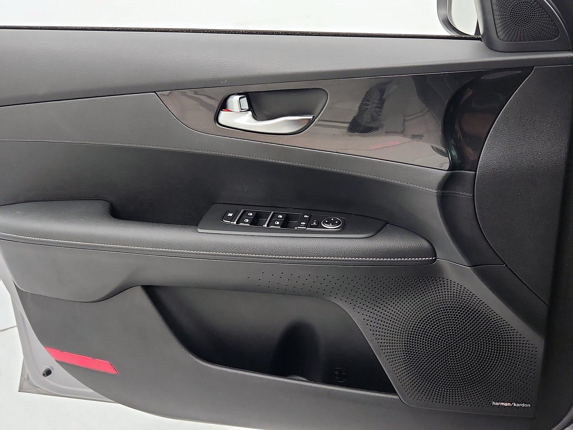 Thumbnail: 2023 Kia Forte - 12