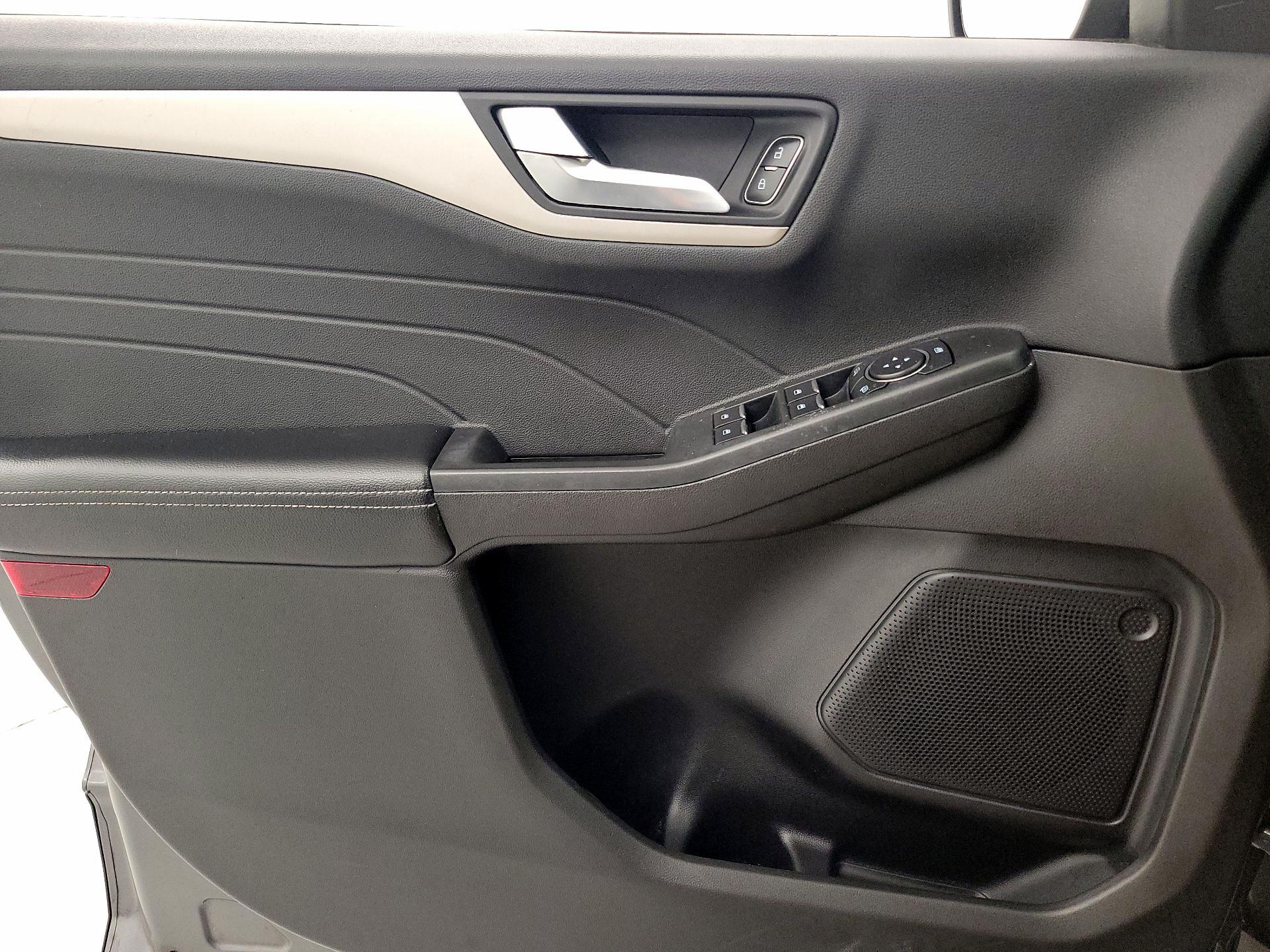 Thumbnail: 2021 Ford Escape - 12