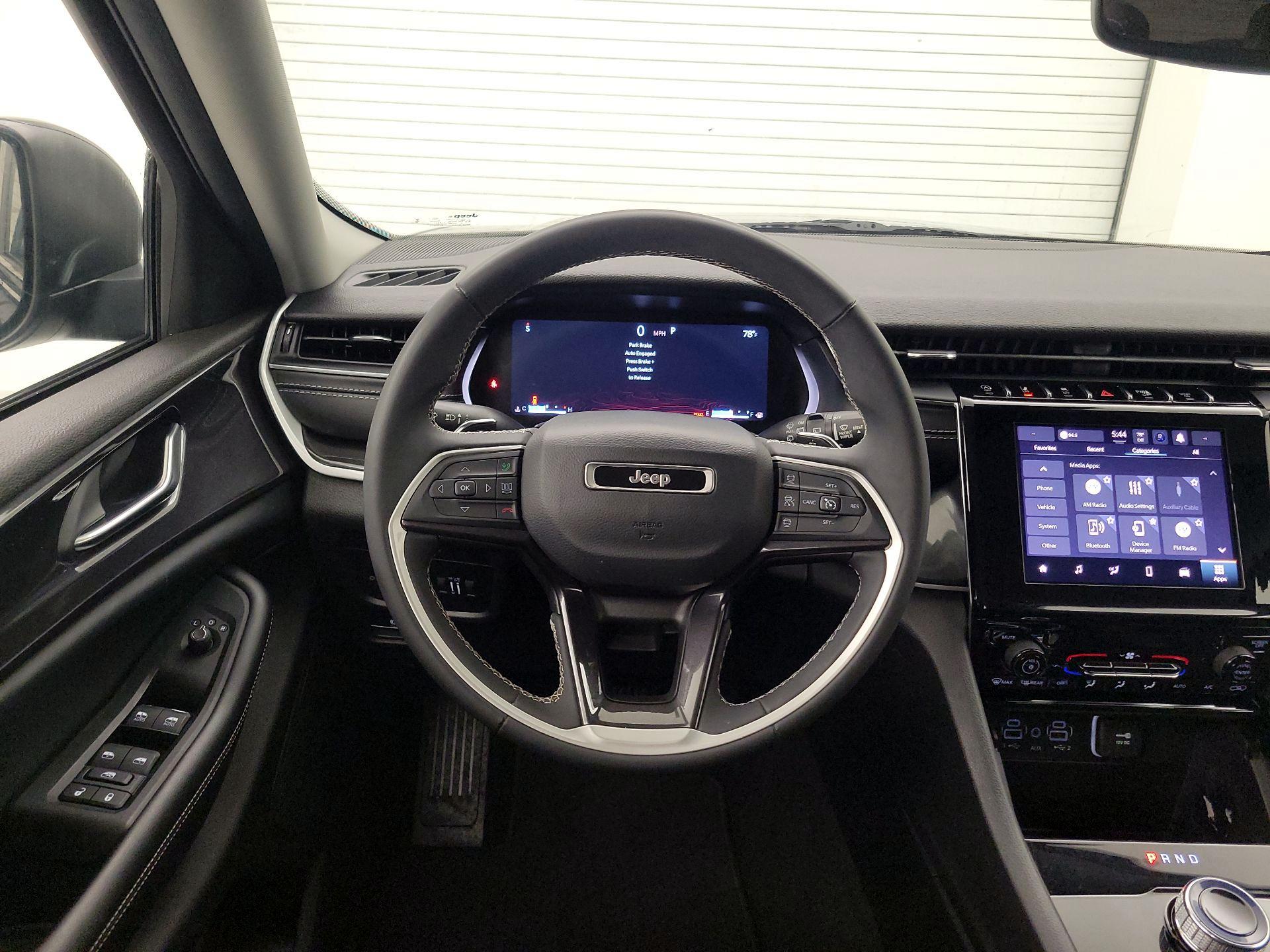 Thumbnail: 2023 Jeep Grand Cherokee - 10