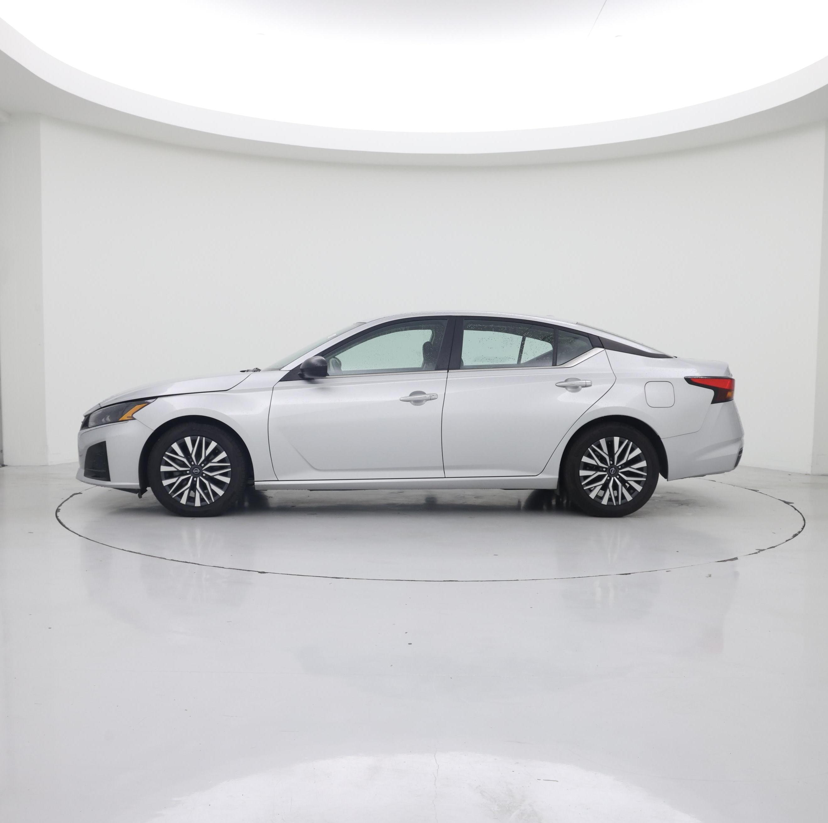 Thumbnail: 2024 Nissan Altima - 3